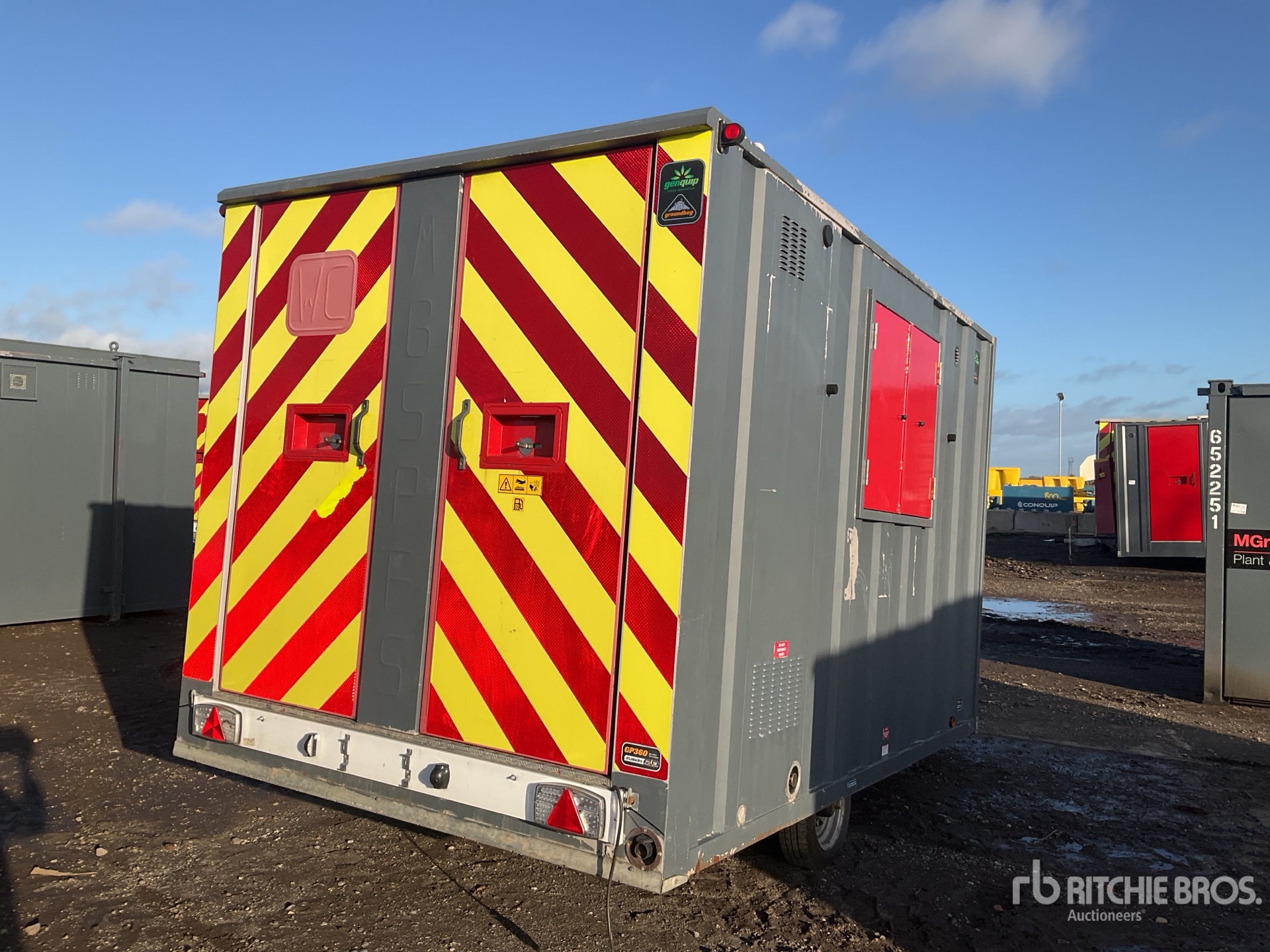 General Appearance with Bild, Ecke hinten rechts