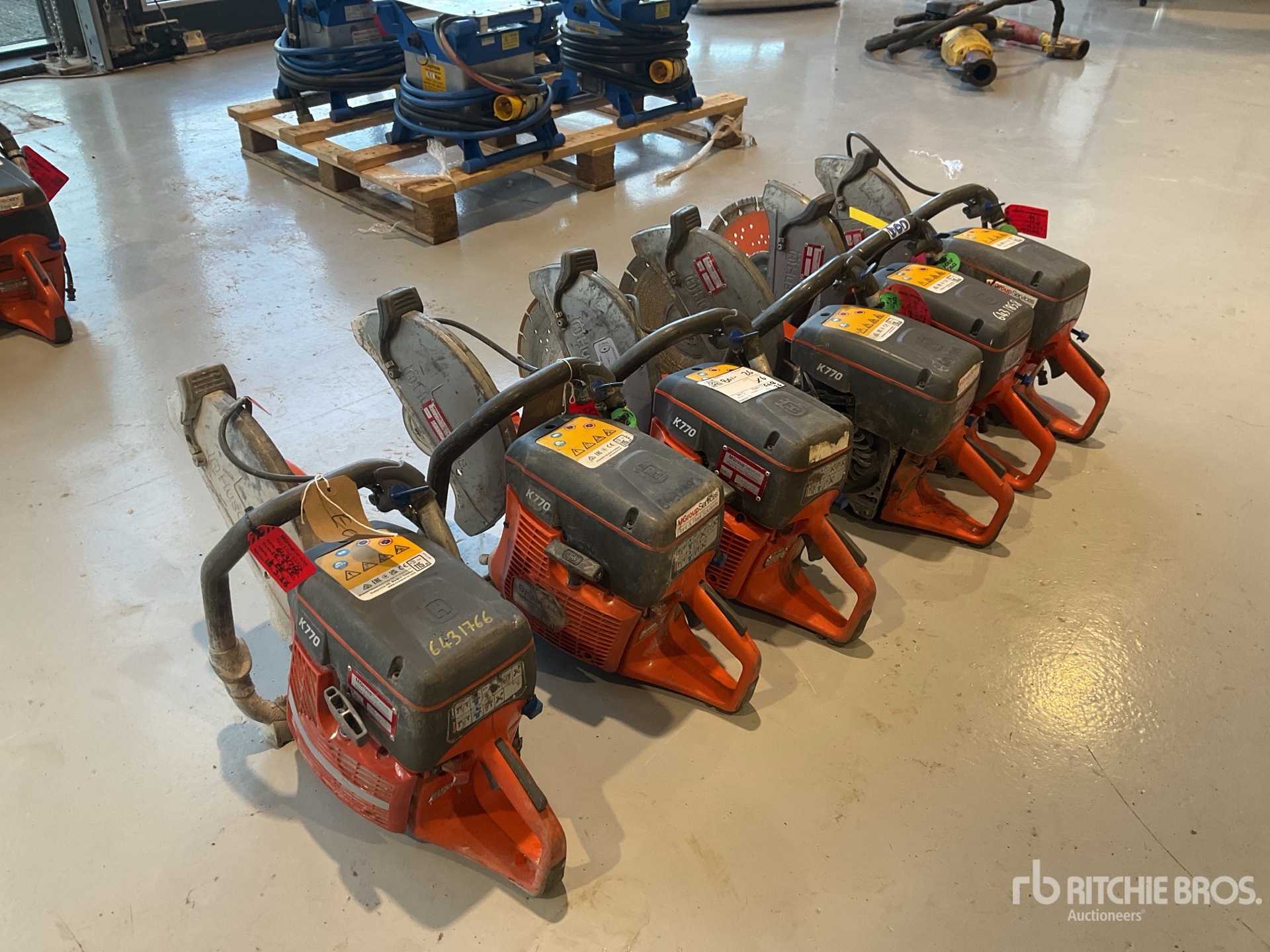 General Appearance with Bild, Ecke hinten links