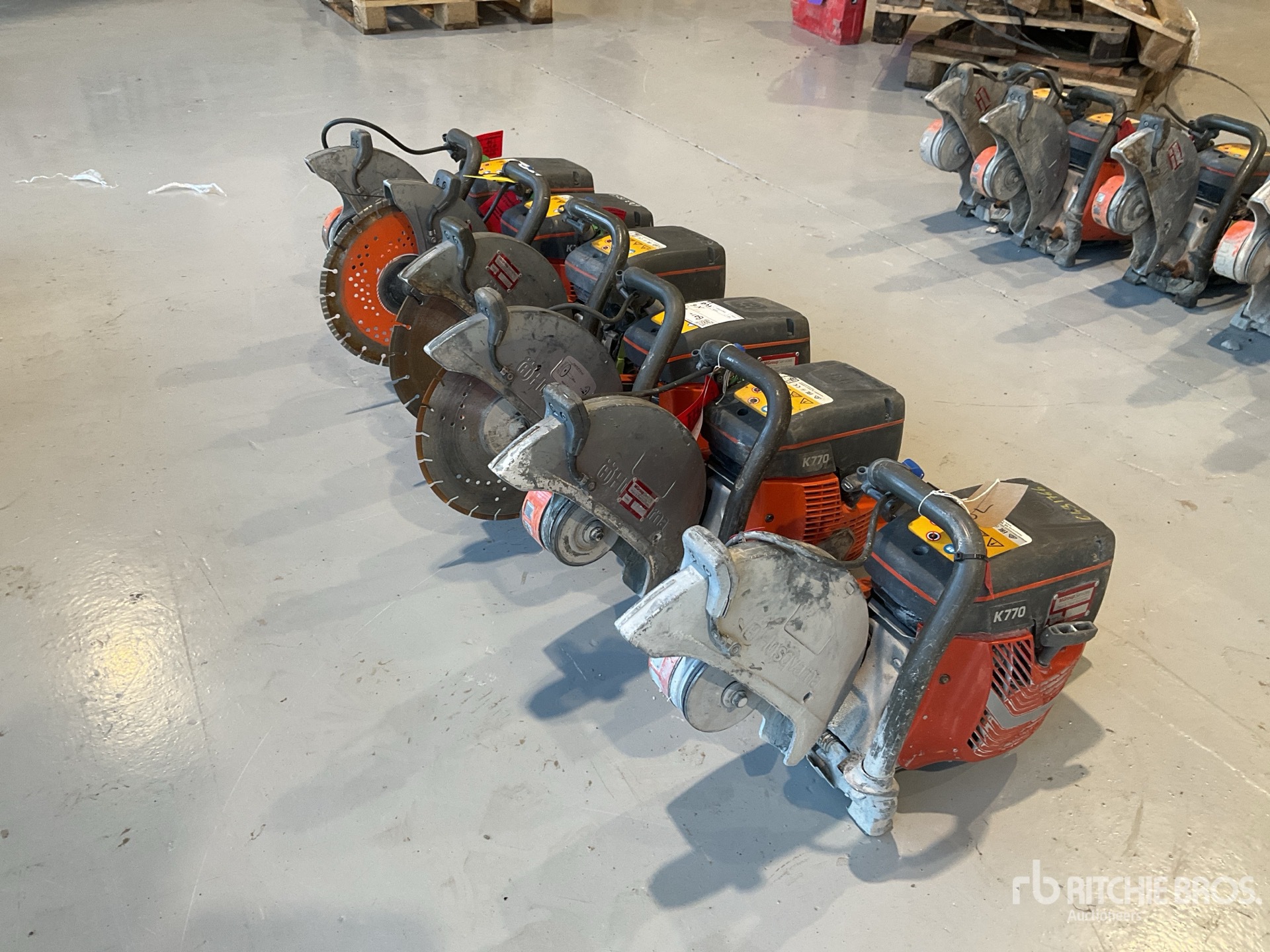 General Appearance with Bild, Ecke vorne links