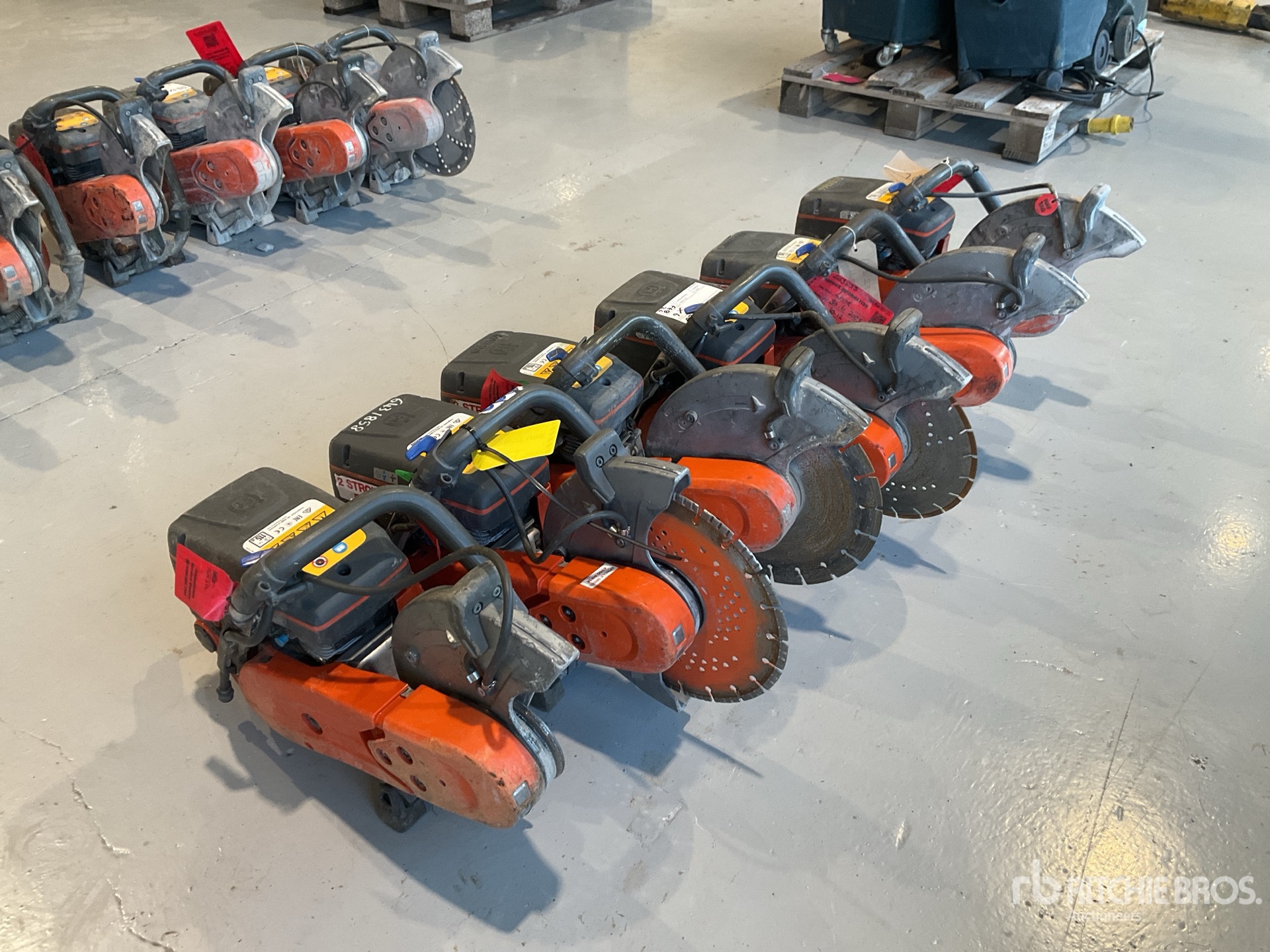 General Appearance with Bild, Ecke vorne rechts