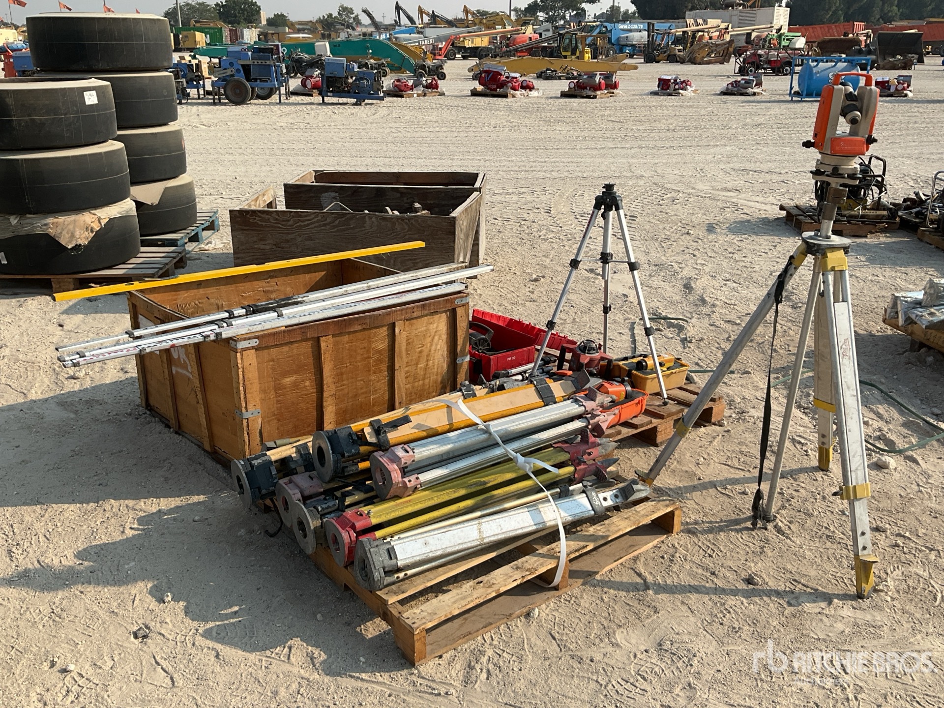 General Appearance with Bild, Ecke hinten rechts