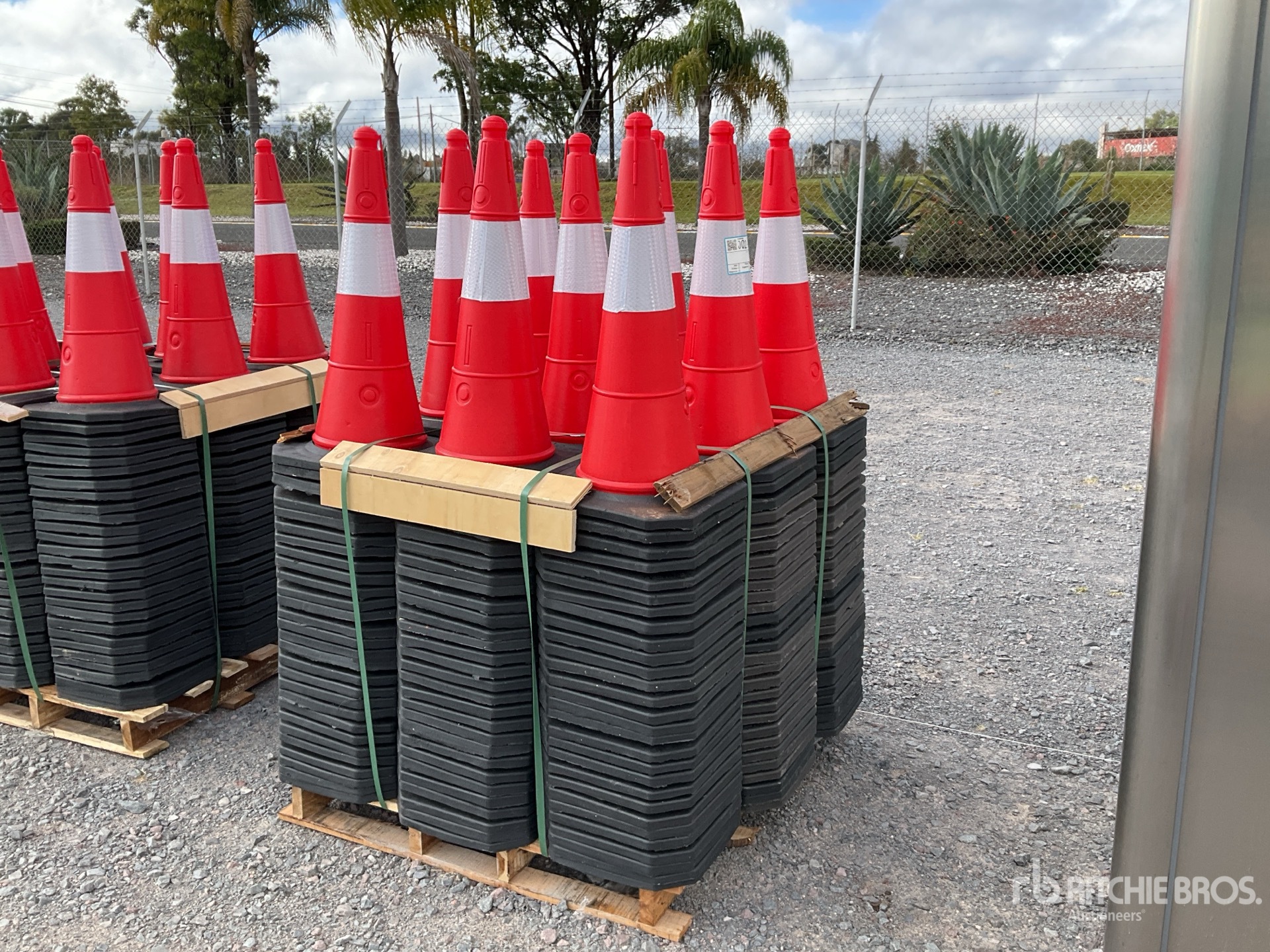 General Appearance with Imagen: esquina trasera derecha