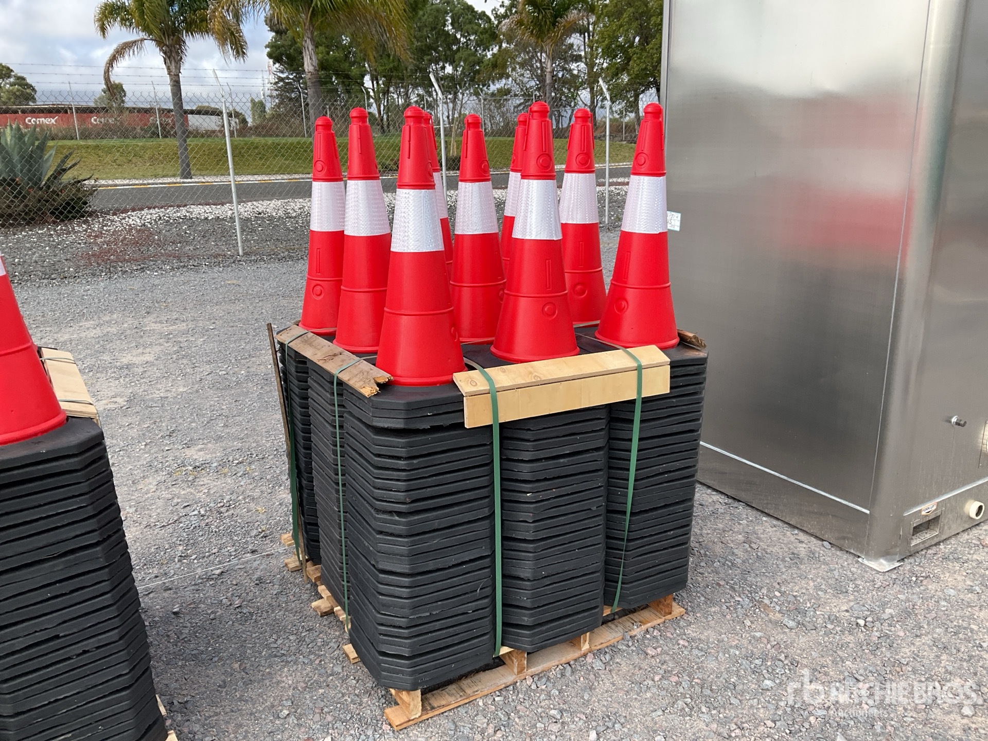 General Appearance with Imagen: esquina trasera izquierda