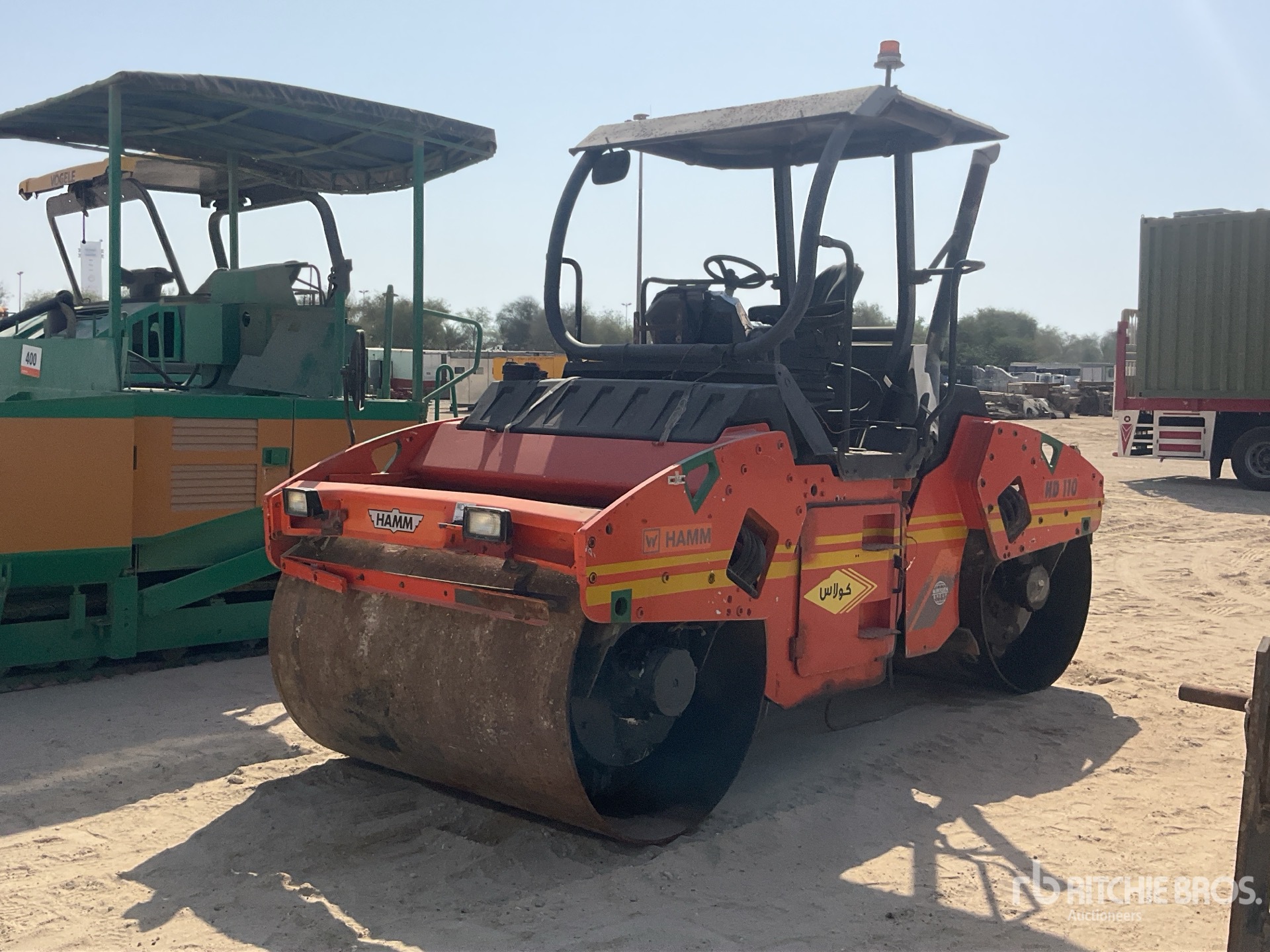 General Appearance with Bild, Ecke vorne links