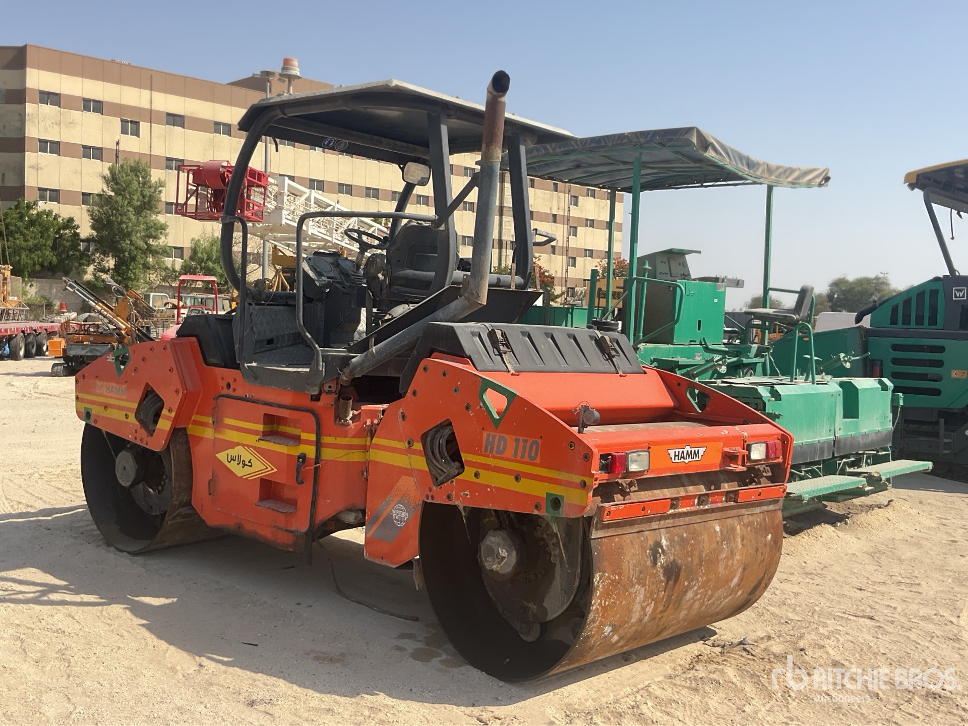 General Appearance with Bild, Ecke hinten links