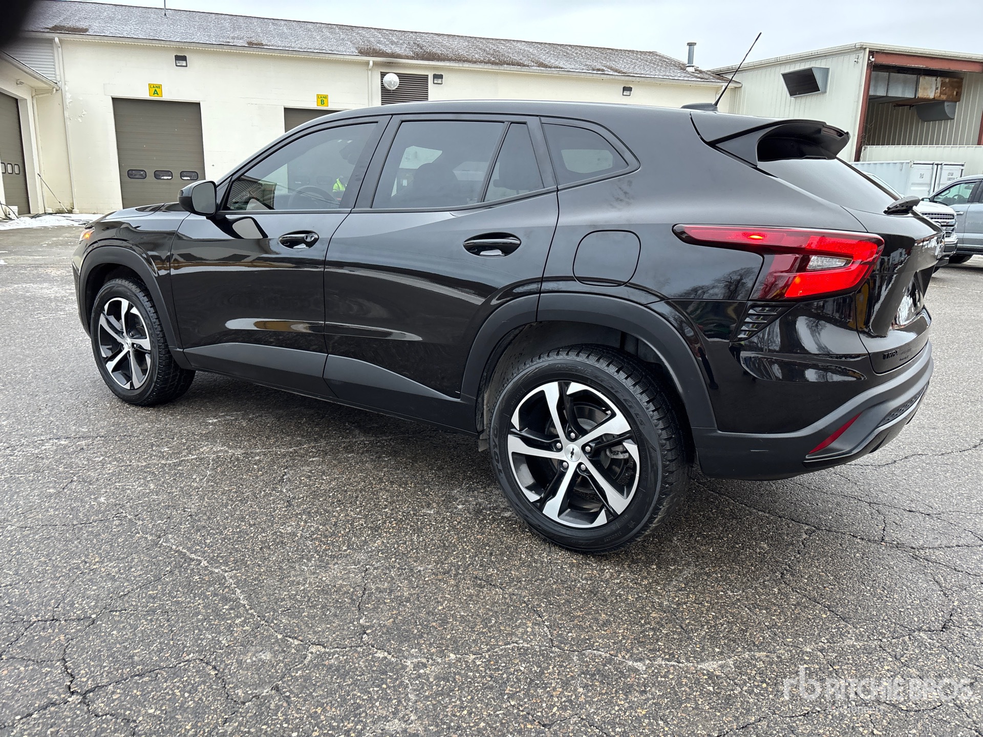 General Appearance with Imagen: esquina trasera izquierda