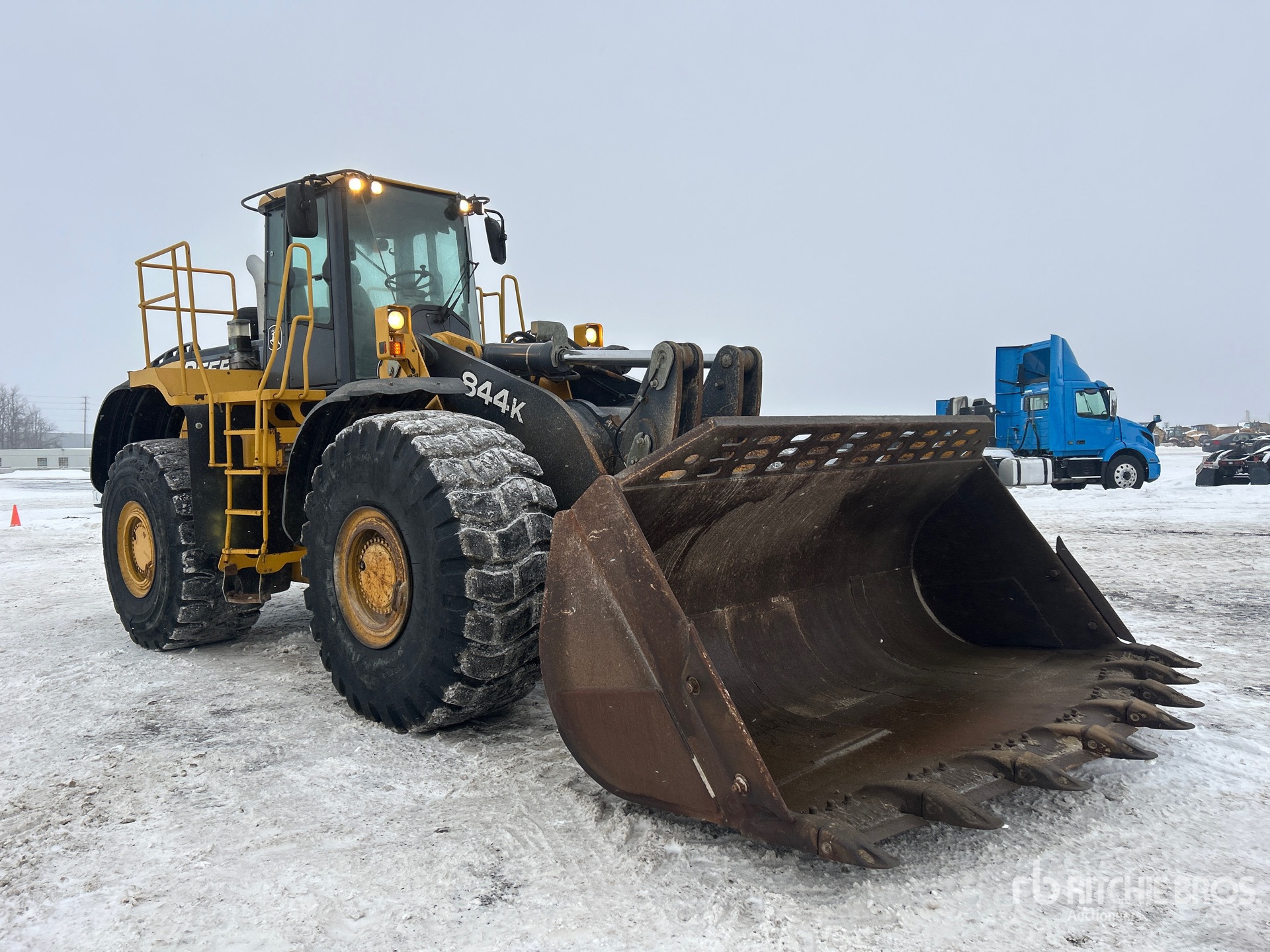 General Appearance with Bild, Ecke vorne rechts