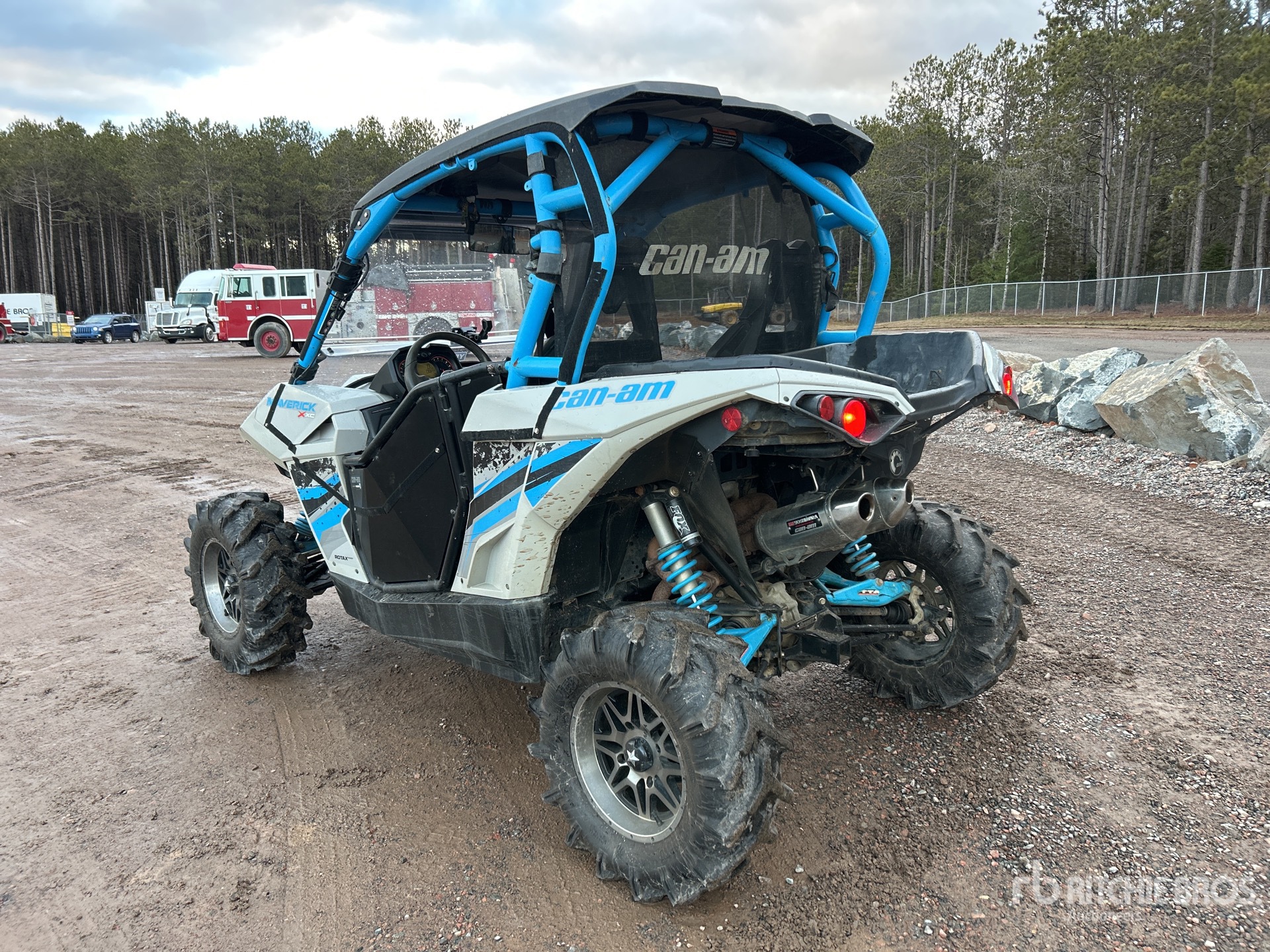 General Appearance with Picture, Left Rear Corner