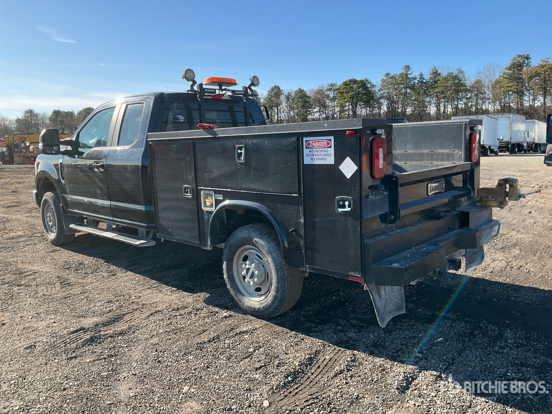 General Appearance with Bild, Ecke hinten links