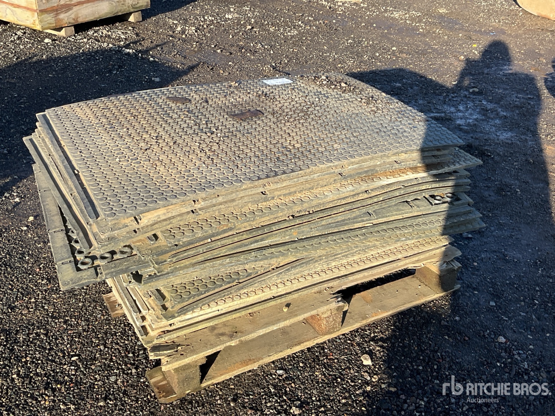 General Appearance with Featured Photo