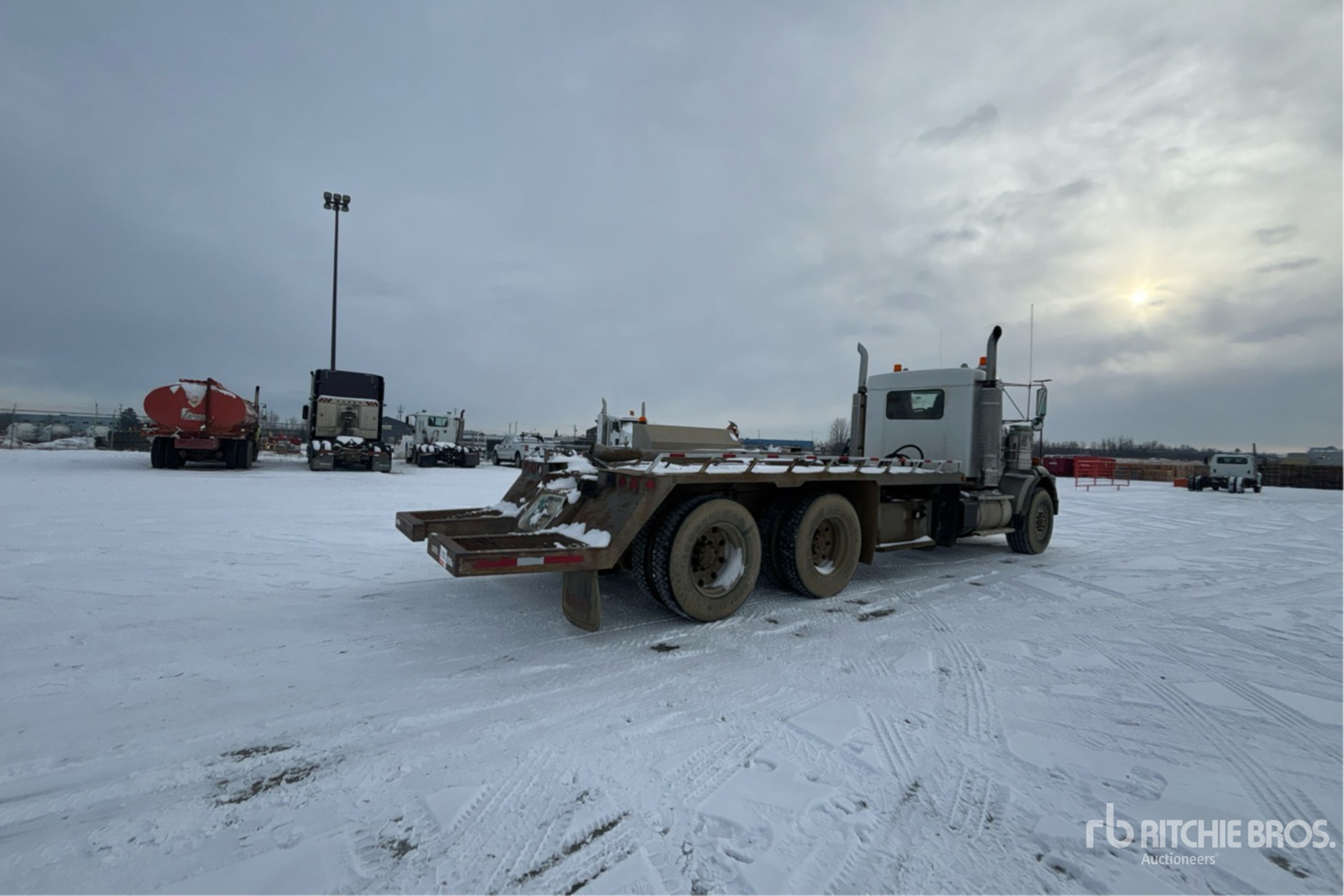 General Appearance with Bild, Ecke hinten rechts