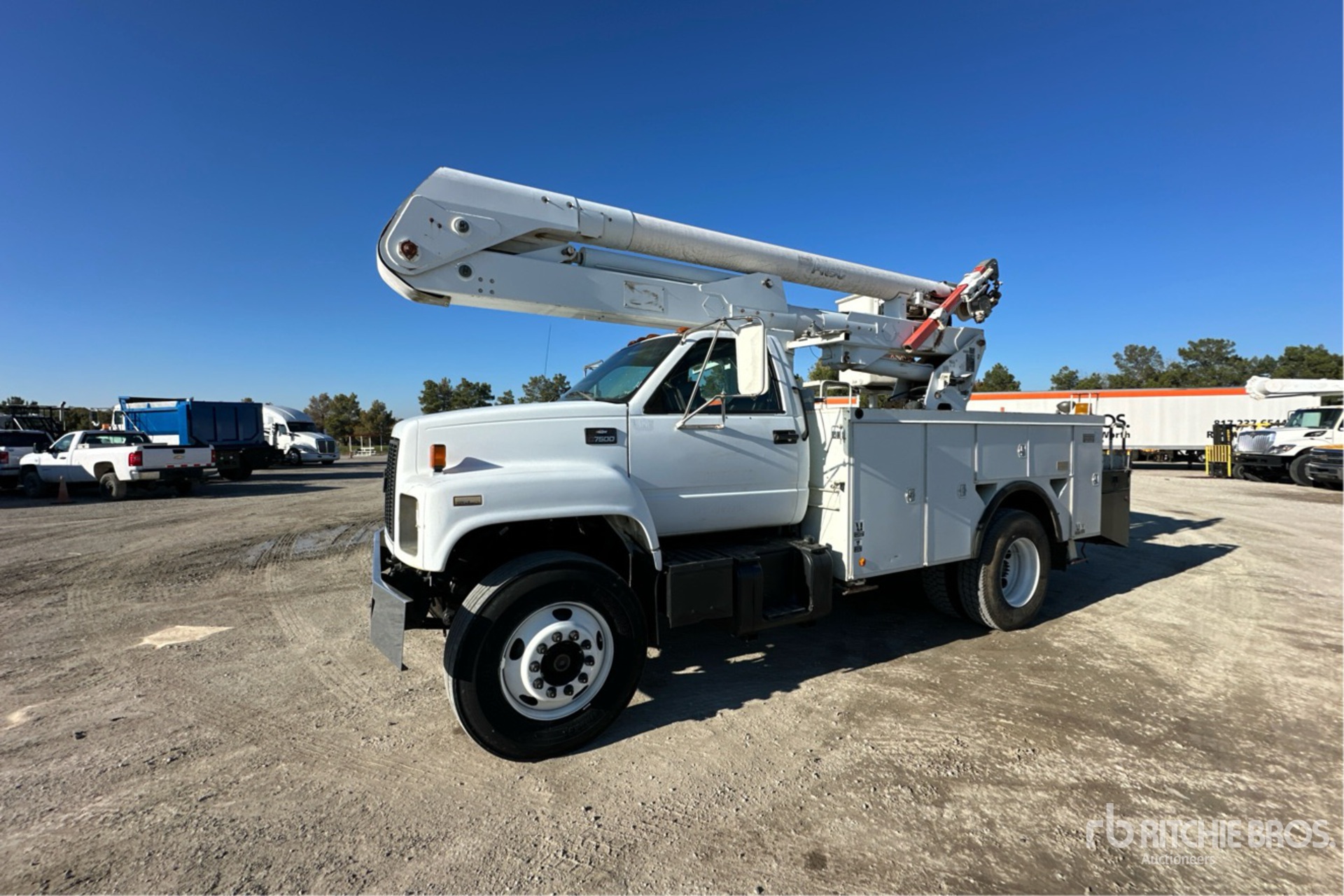 General Appearance with Picture, Left Front Corner