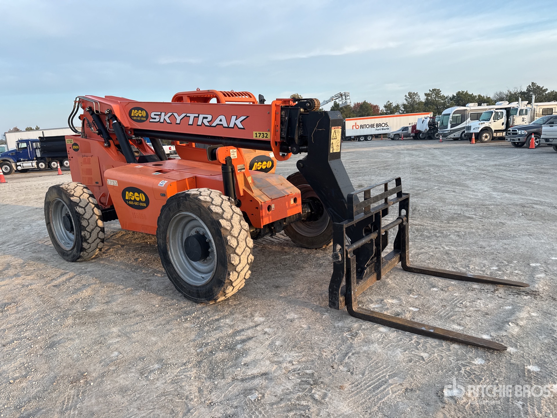 General Appearance with Picture, Right Front Corner