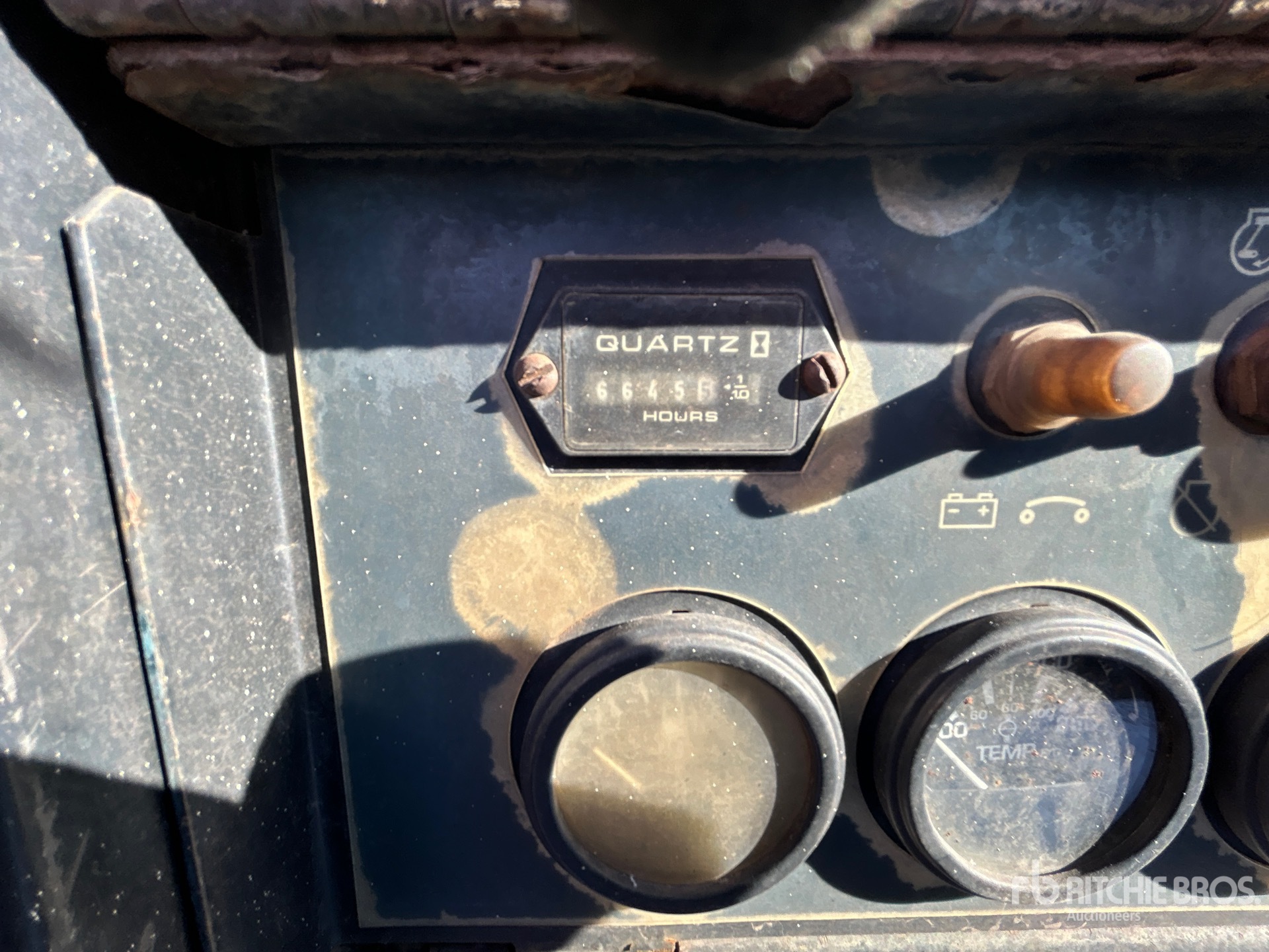 General Appearance with Hour Meter / Odometer