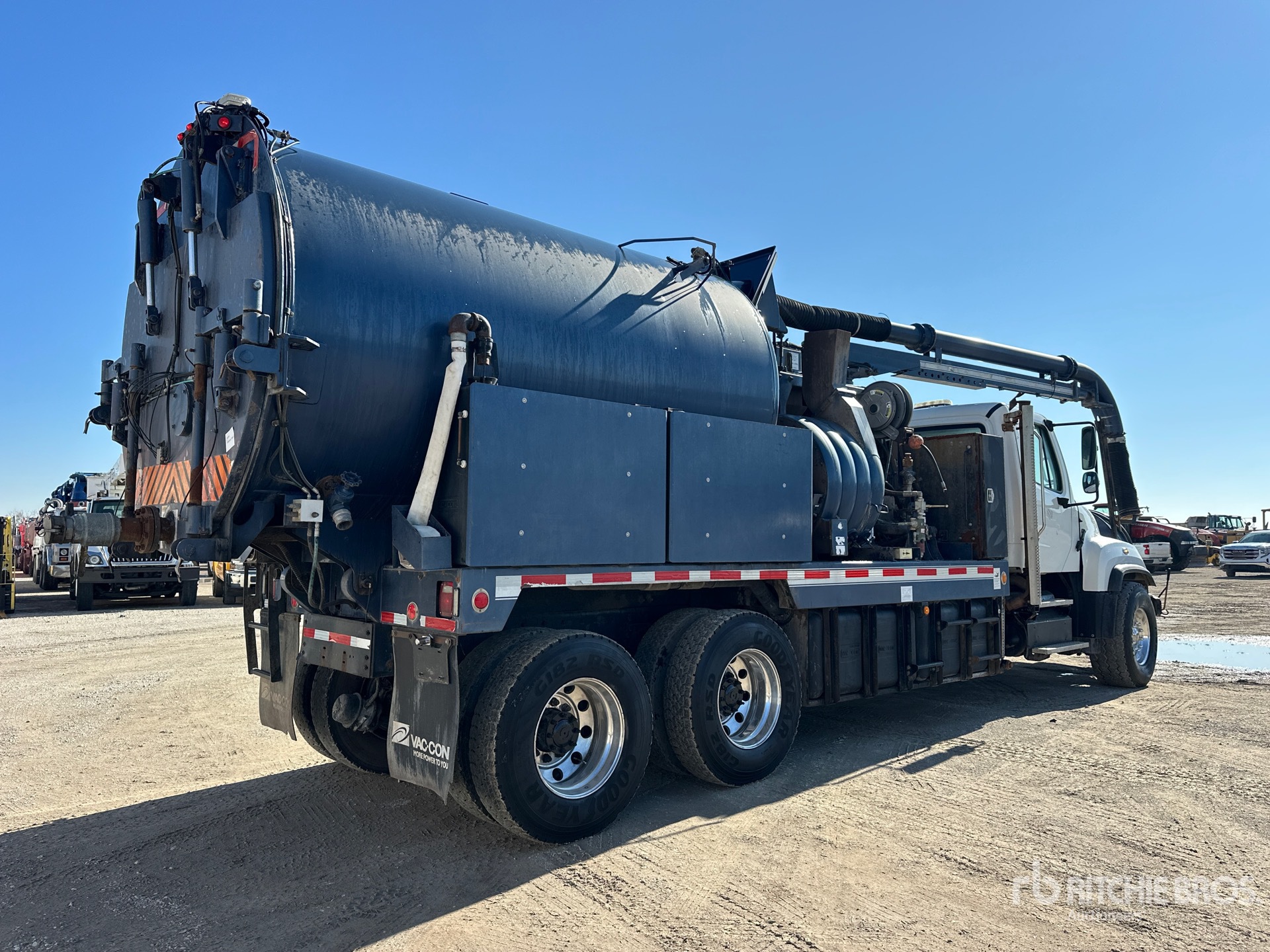 General Appearance with Foto, angolo anteriore sinistro