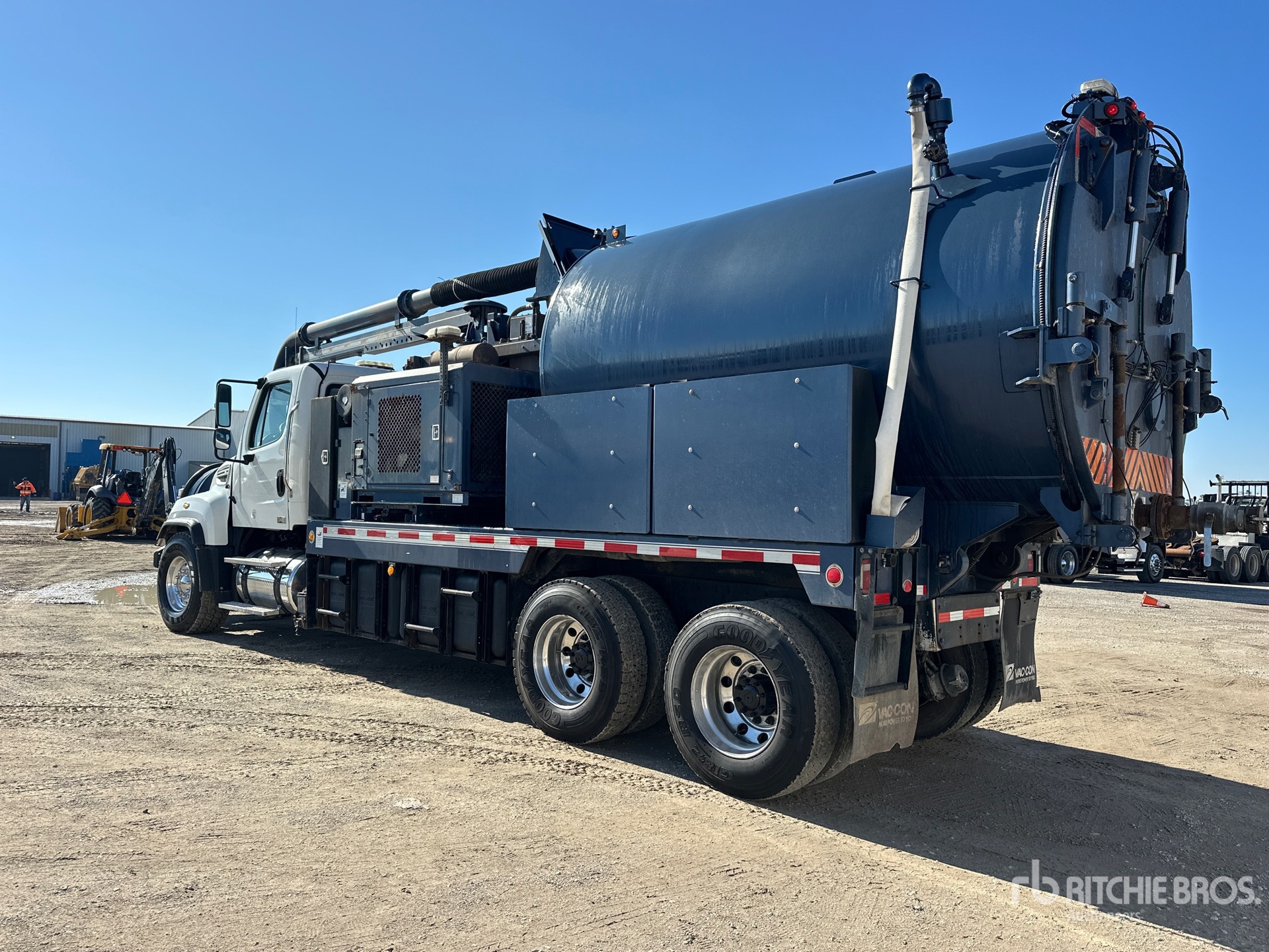 General Appearance with Foto, angolo posteriore sinistro