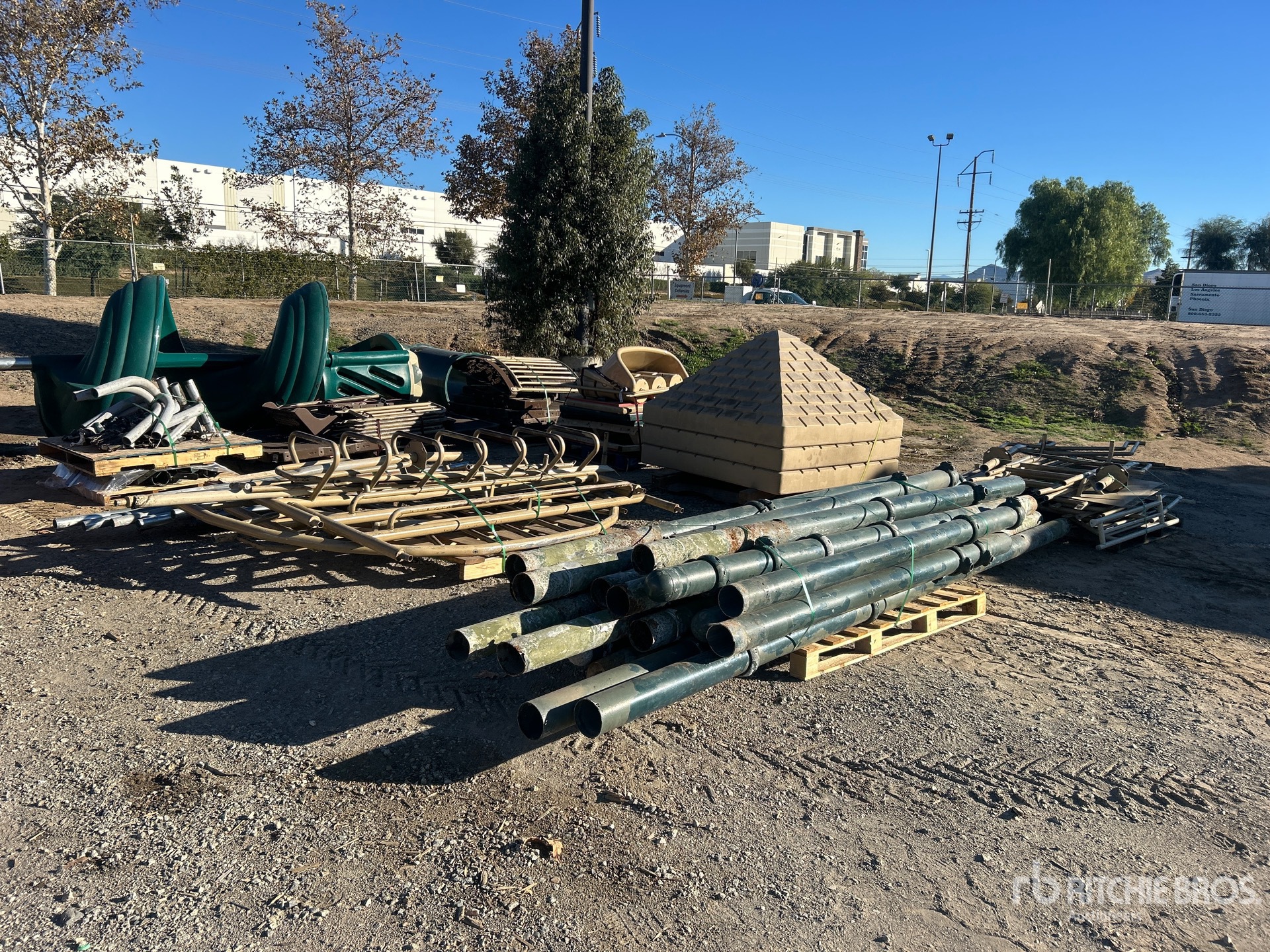 Aspect général with Image, coin avant droit