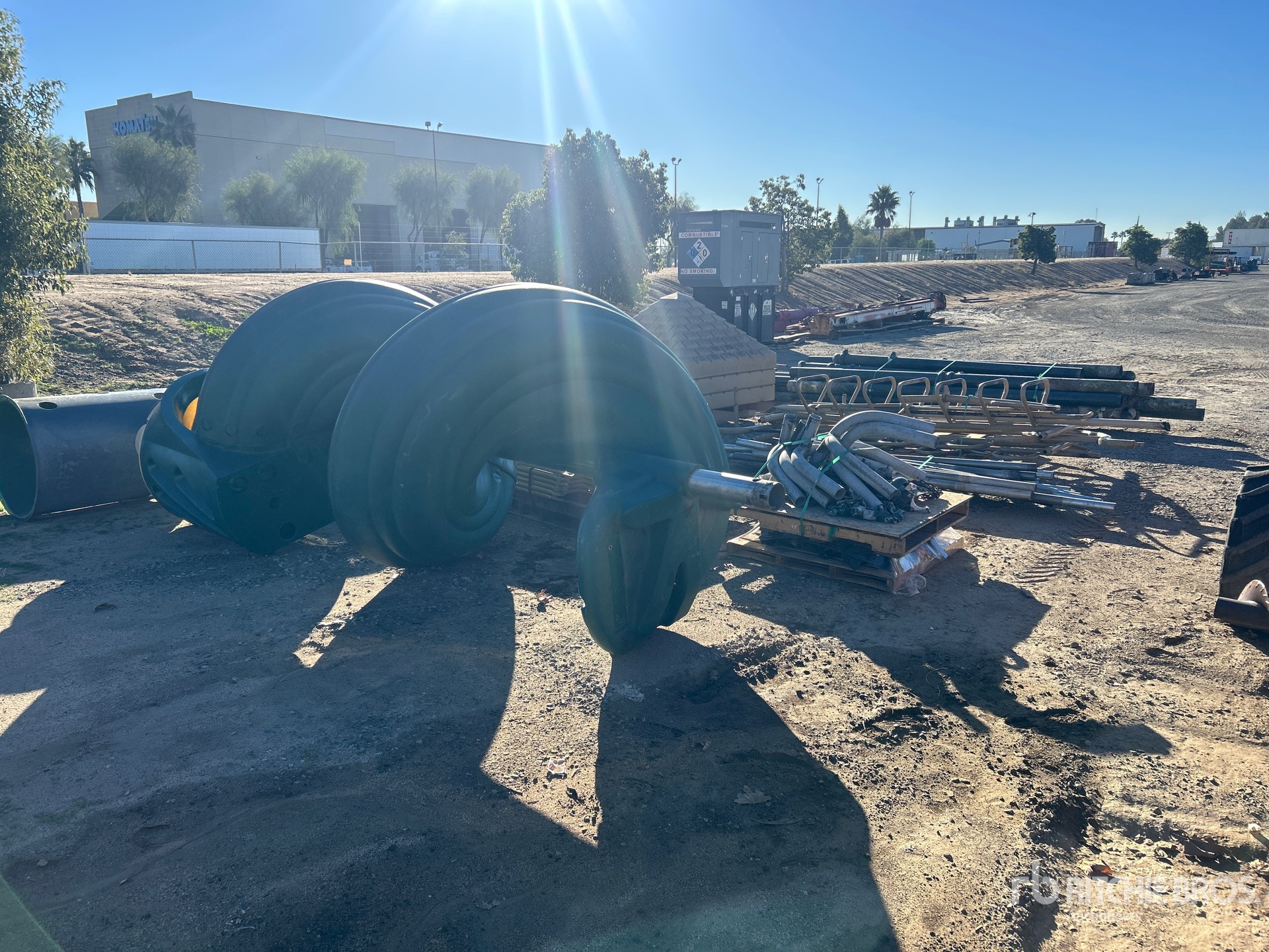 Aspect général with Image, coin arrière droit