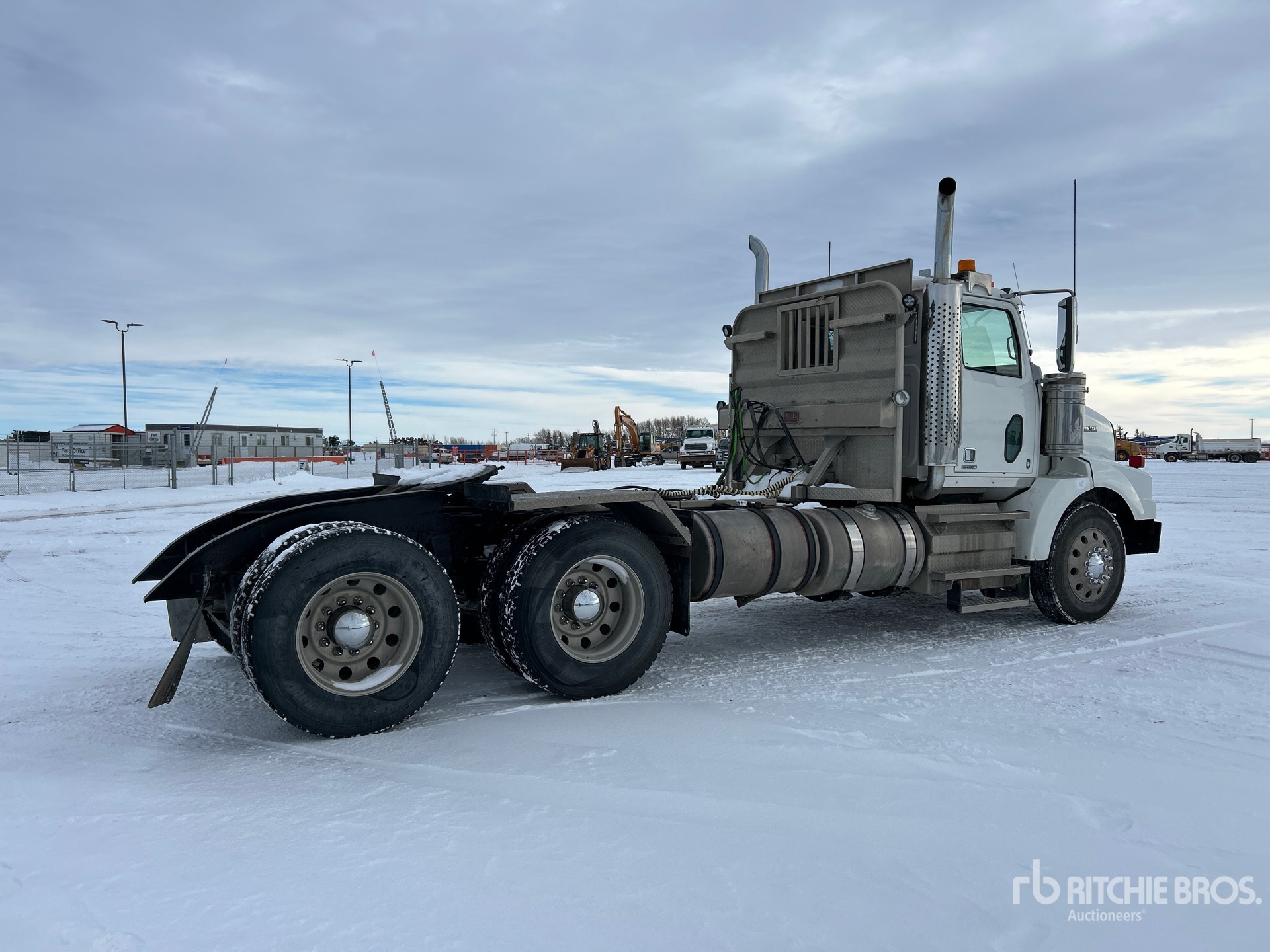 General Appearance with Imagen: esquina trasera derecha