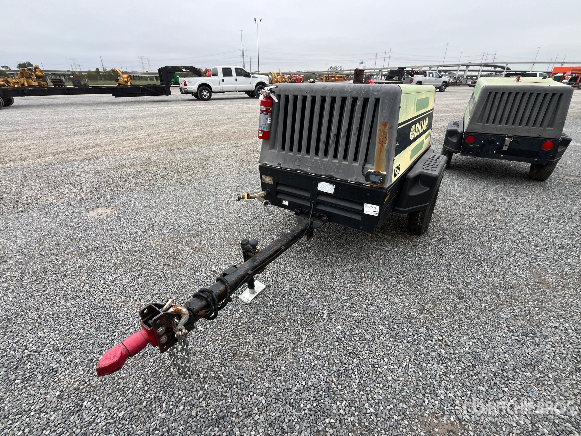 General Appearance with Bild, Ecke vorne links