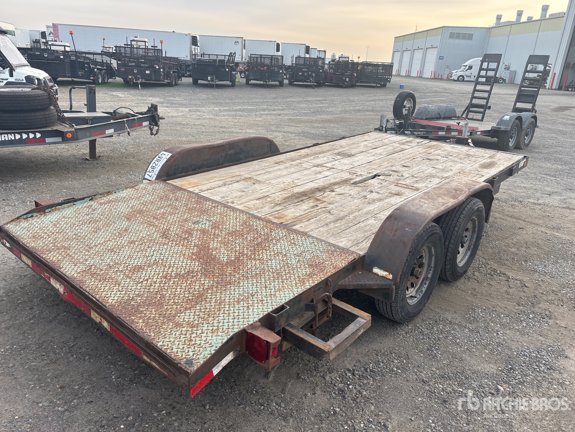 General Appearance with Imagen: esquina trasera derecha