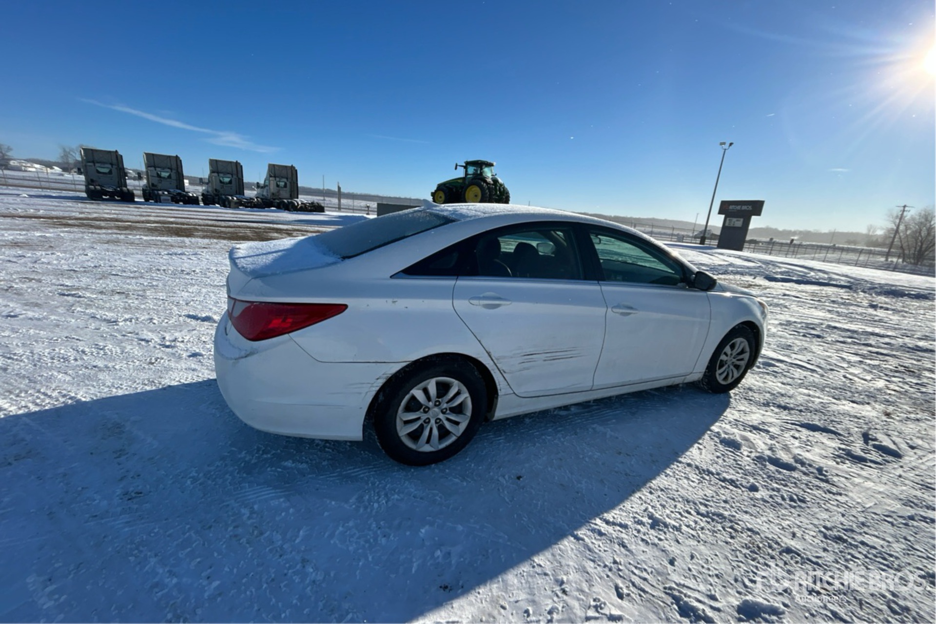 General Appearance with Foto, angolo anteriore sinistro