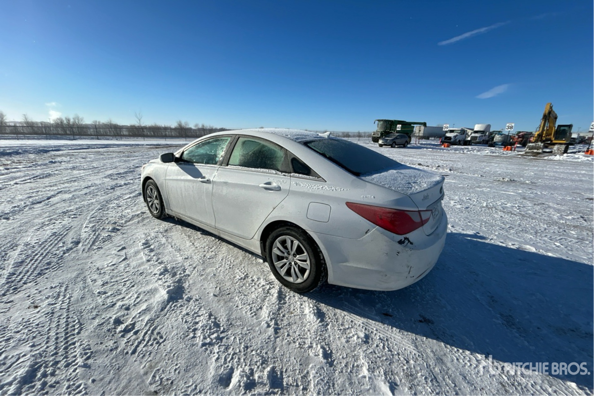 General Appearance with Foto, angolo posteriore sinistro