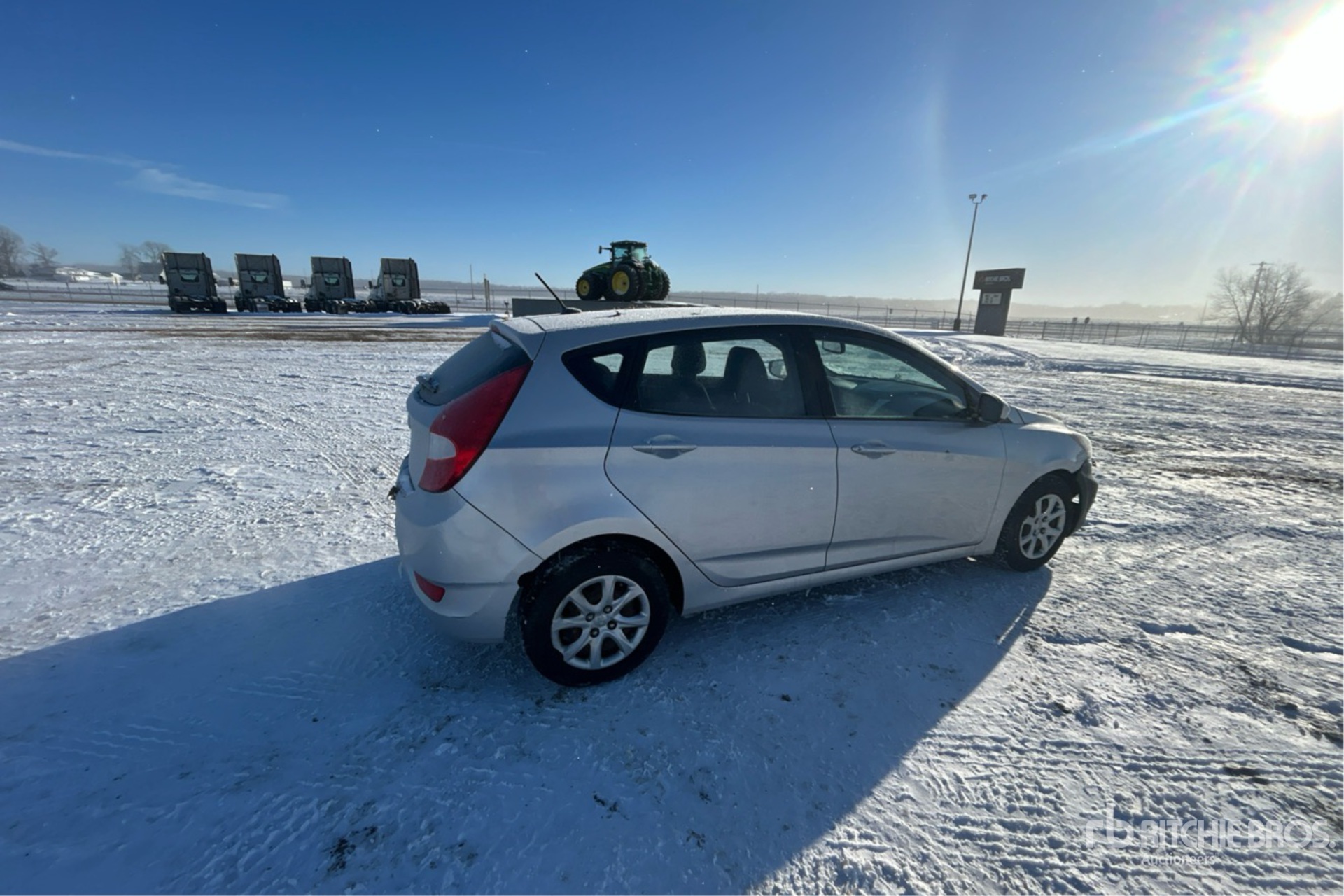 General Appearance with Foto, angolo anteriore sinistro