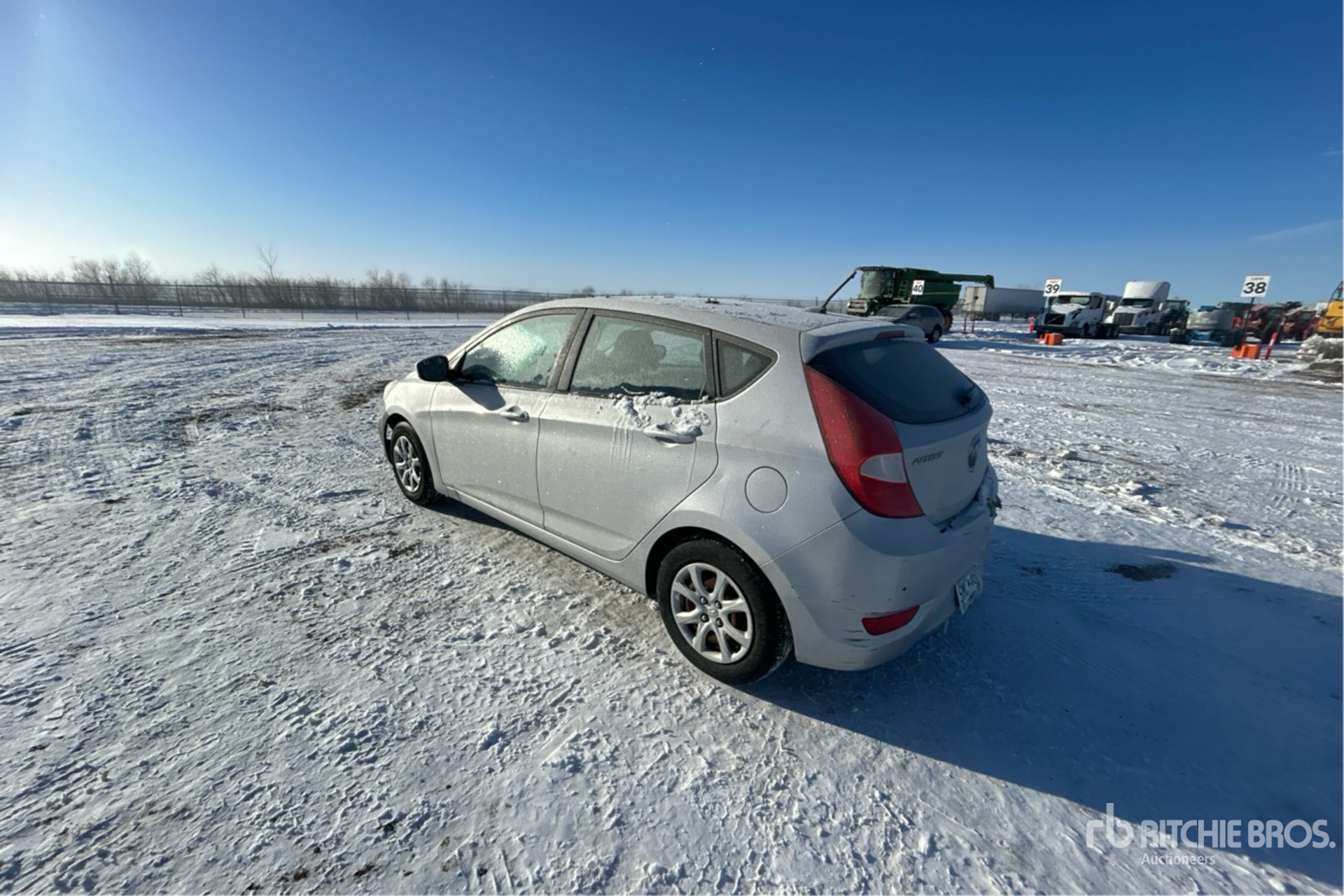 General Appearance with Foto, angolo posteriore sinistro