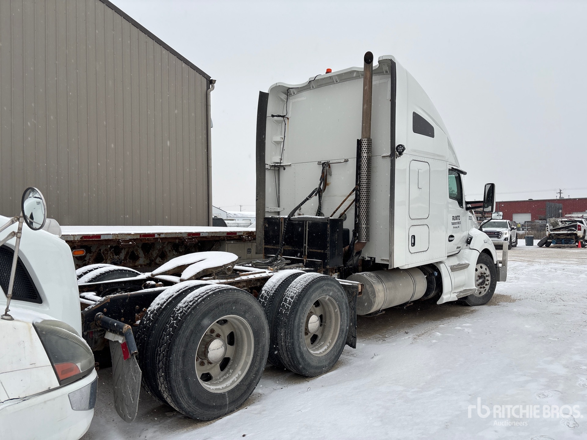 Aspect général with Image, coin arrière droit