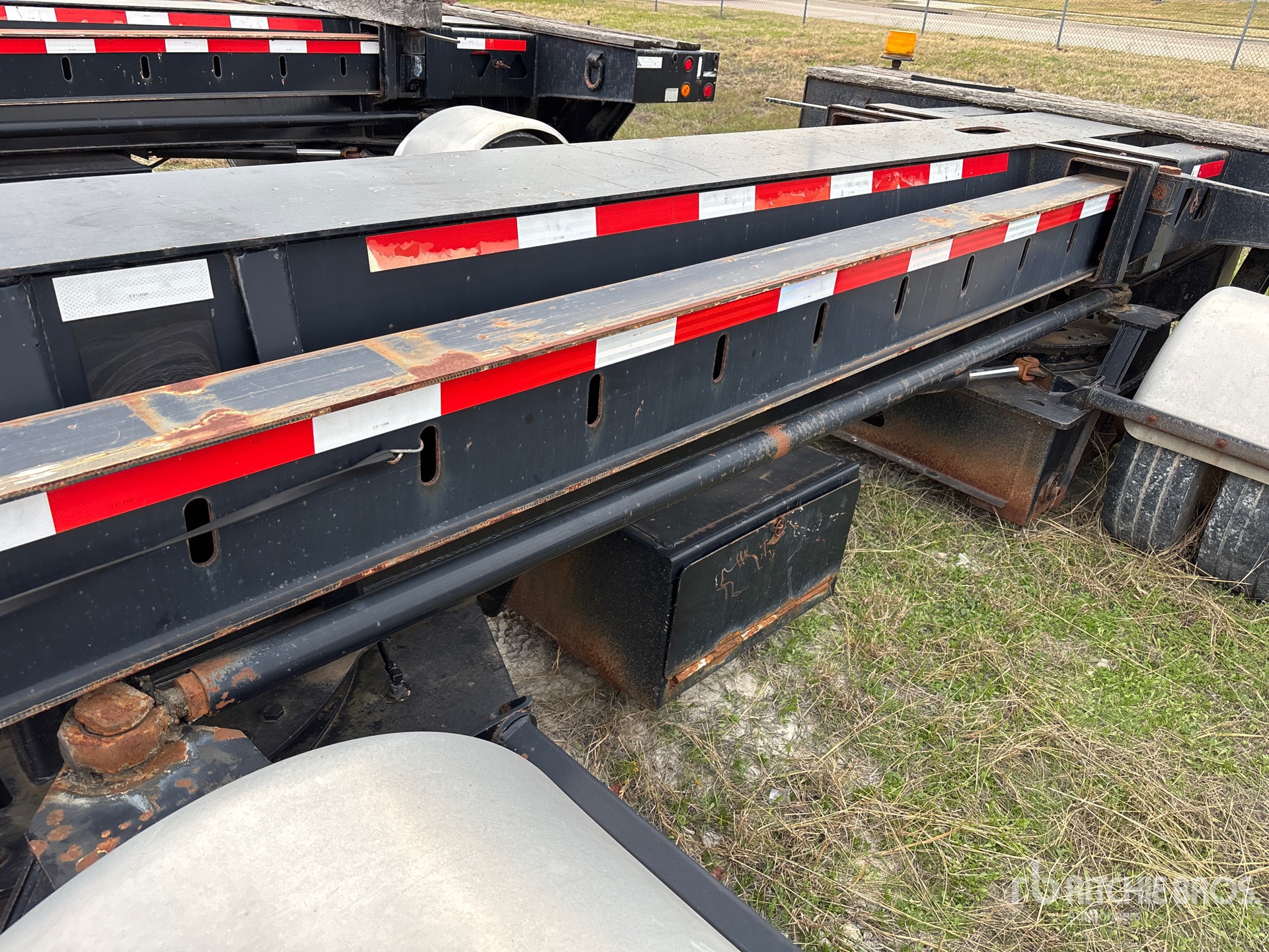 2009 Trail King TK70EFX-532