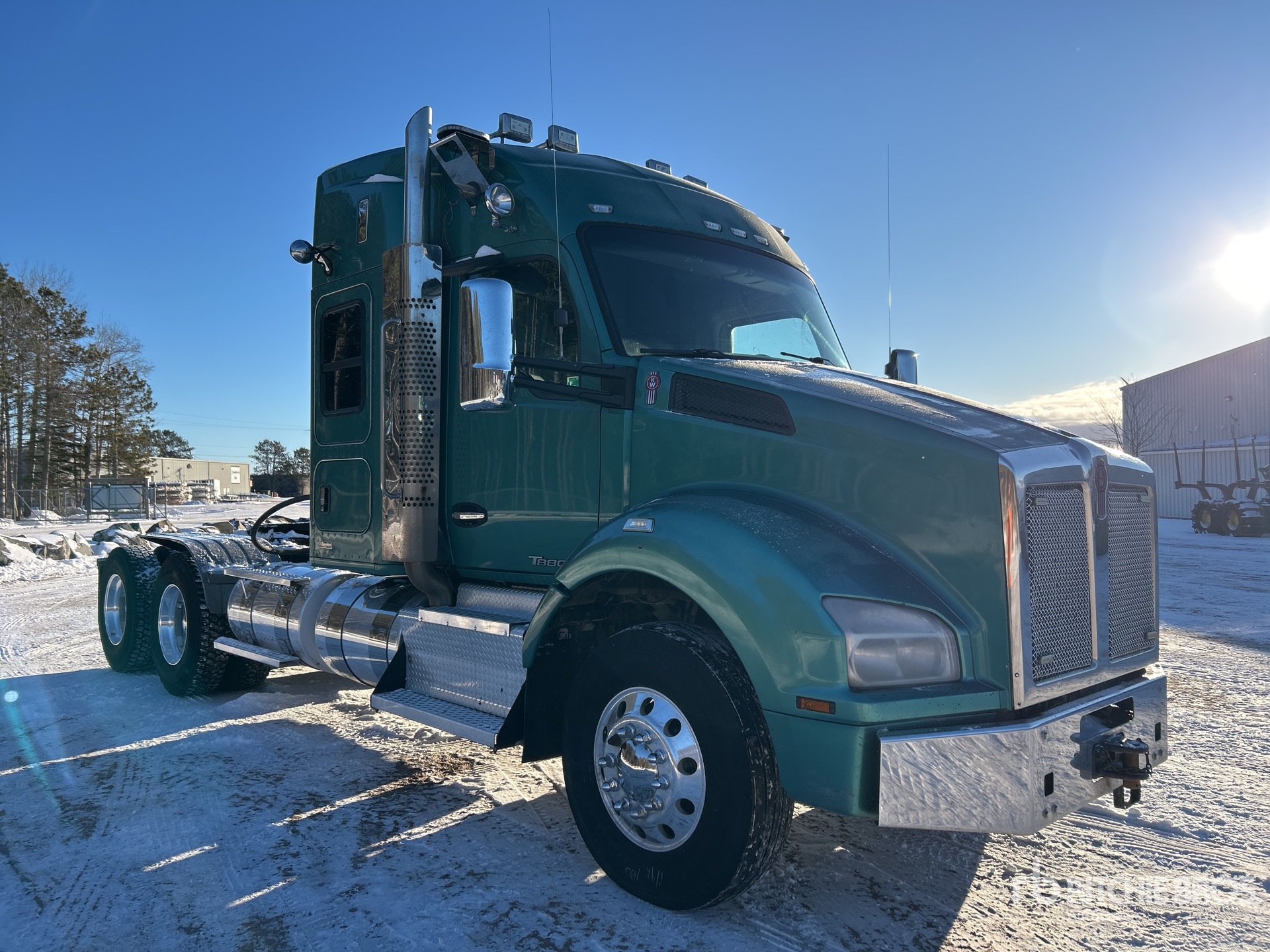 General Appearance with Image, coin avant droit