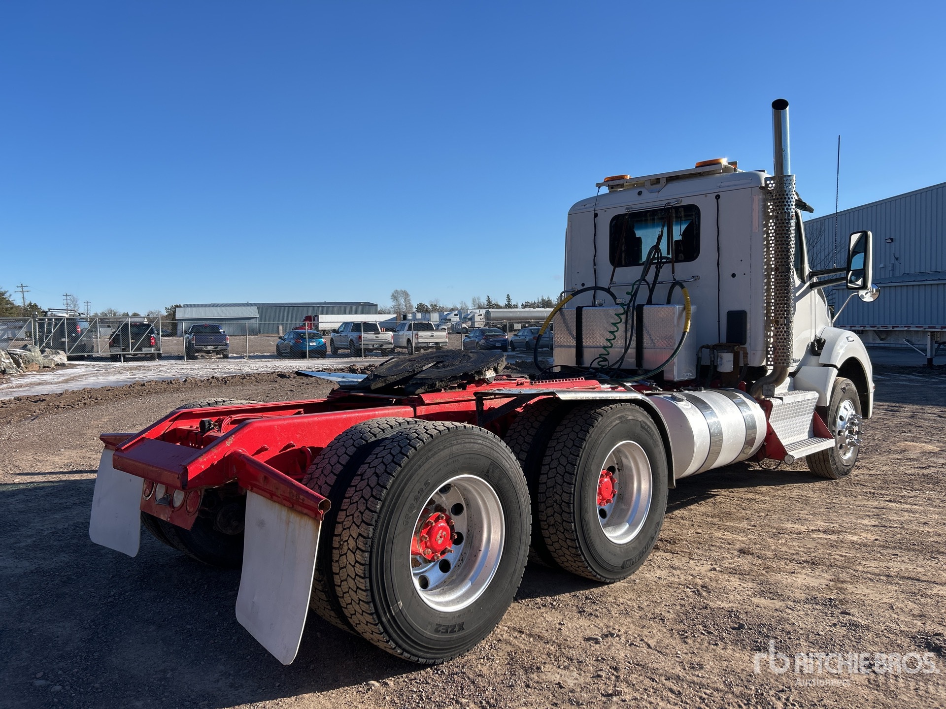 Aspect général with Image, coin arrière droit