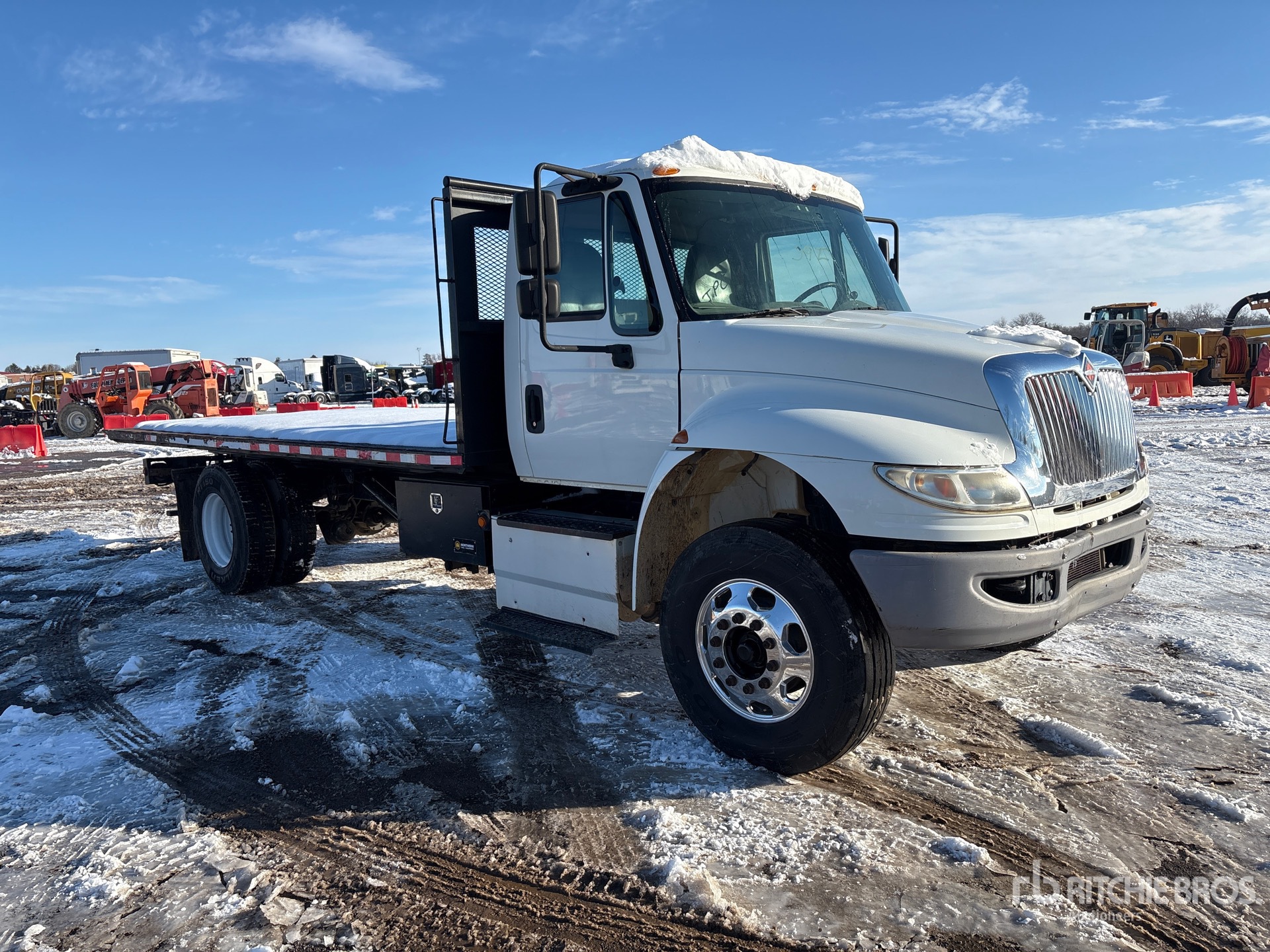 General Appearance with Bild, Ecke vorne rechts