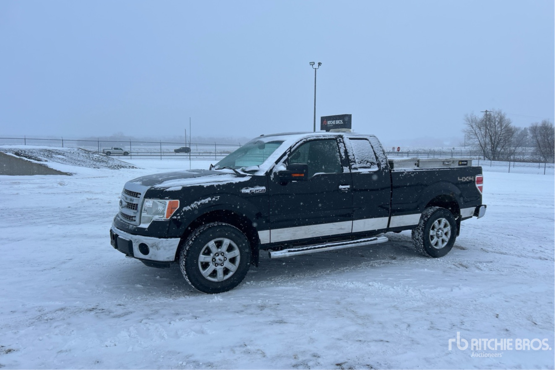 General Appearance with Picture, Left Front Corner