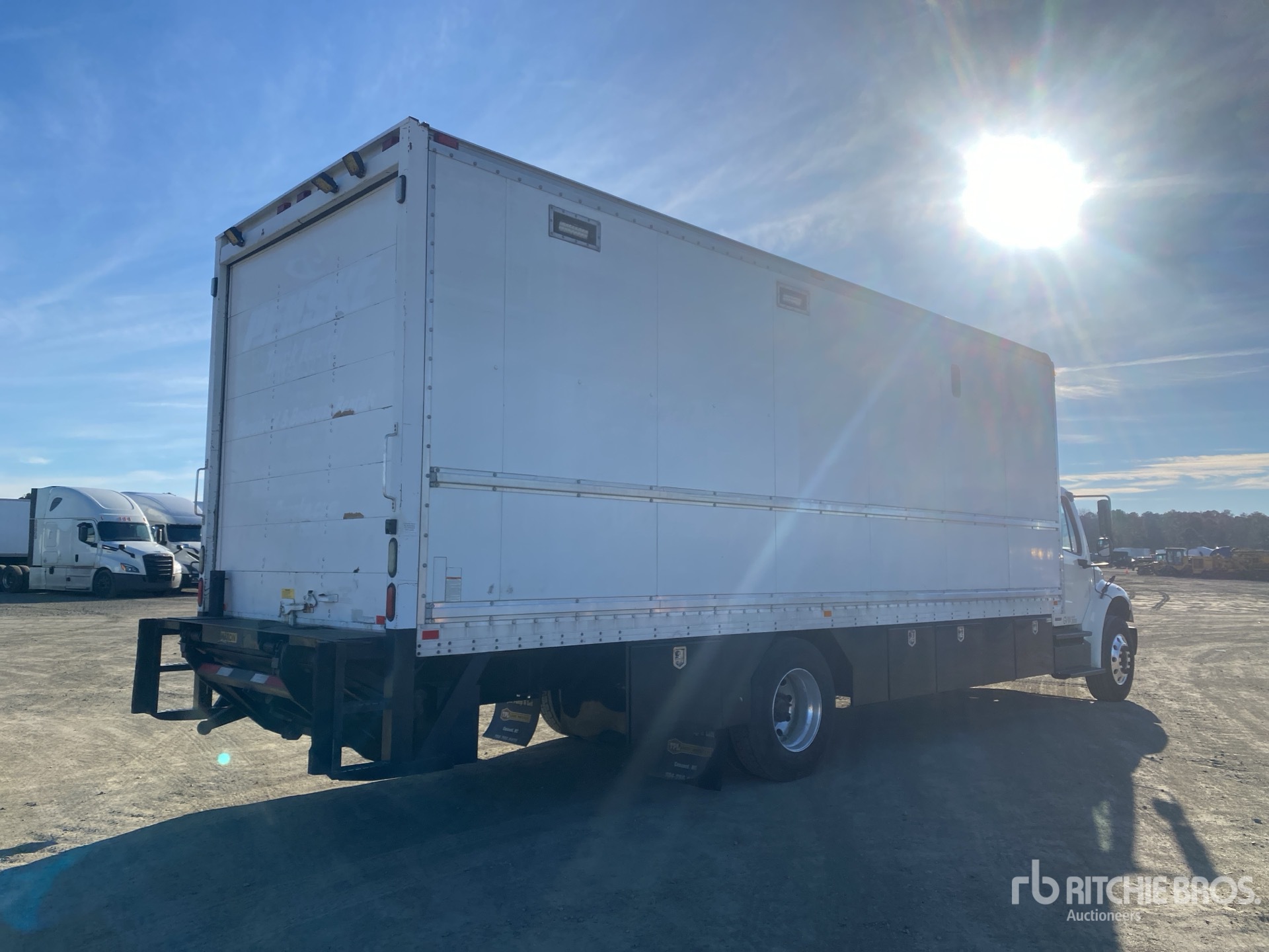 General Appearance with Image, coin arrière droit