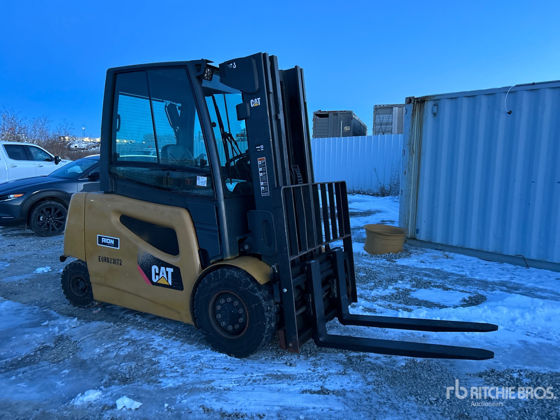 General Appearance with Picture, Right Front Corner