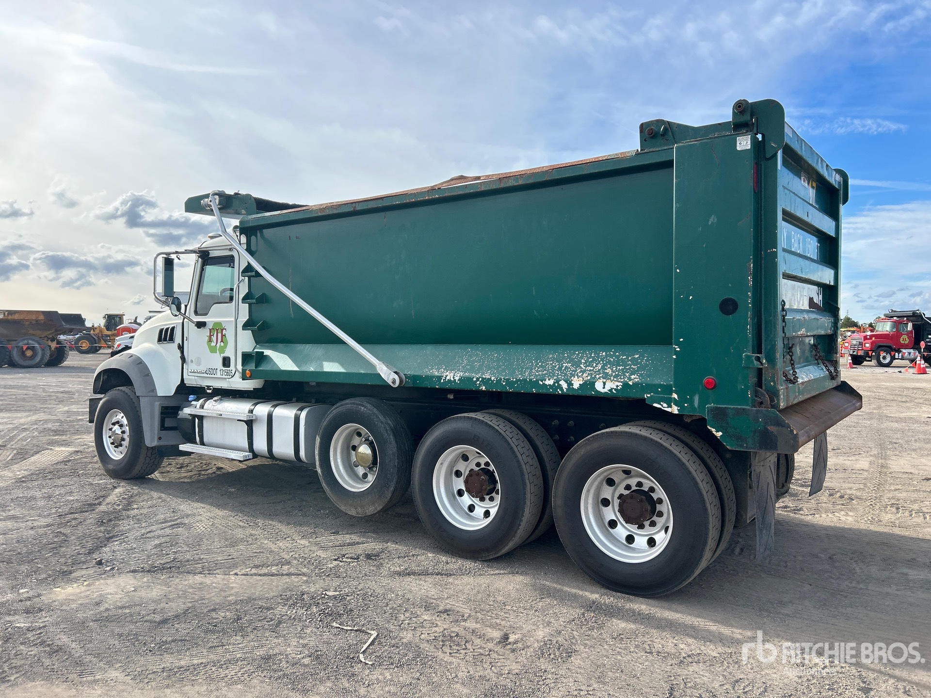 Aspect général with Image, coin arrière gauche