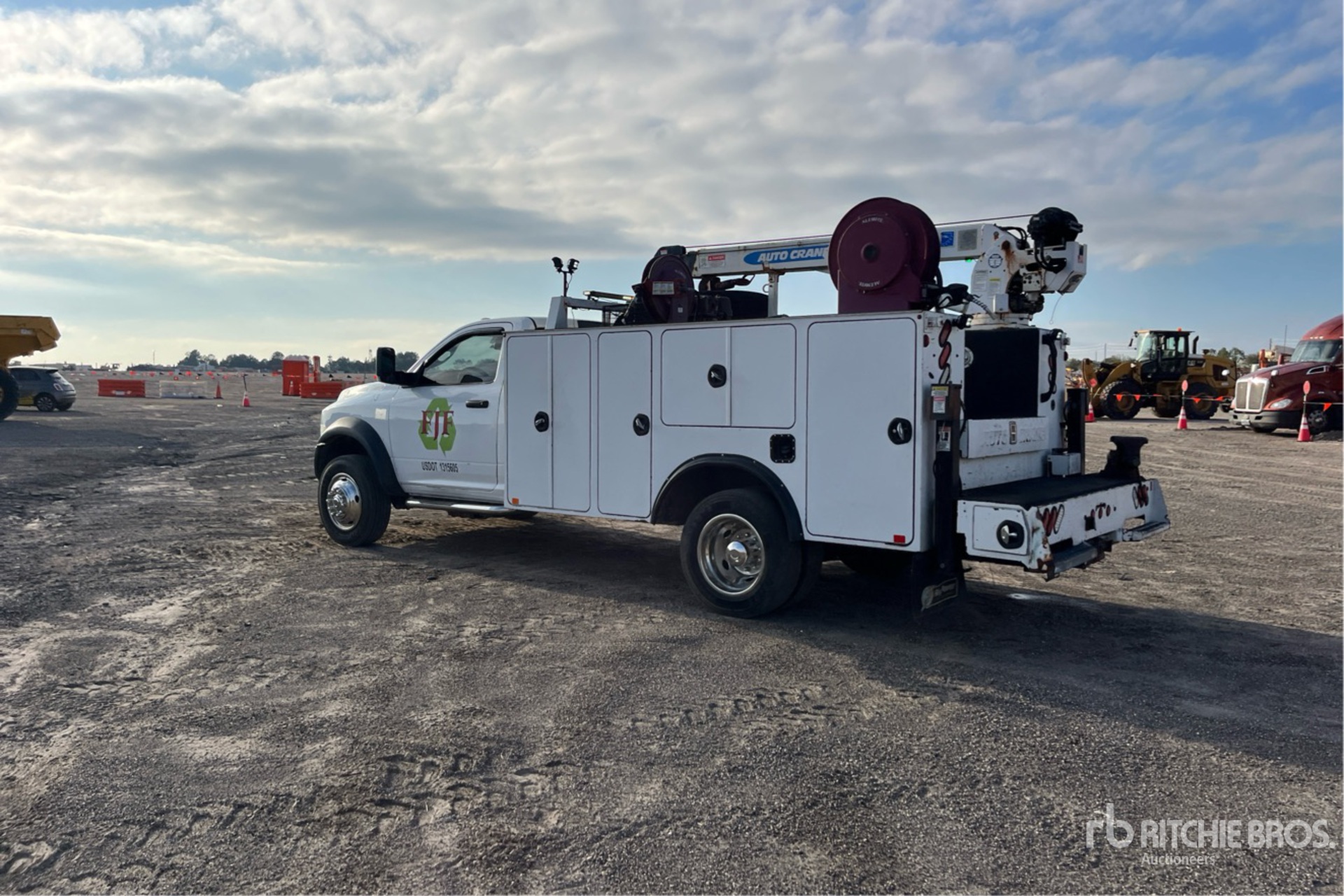 General Appearance with Bild, Ecke hinten links