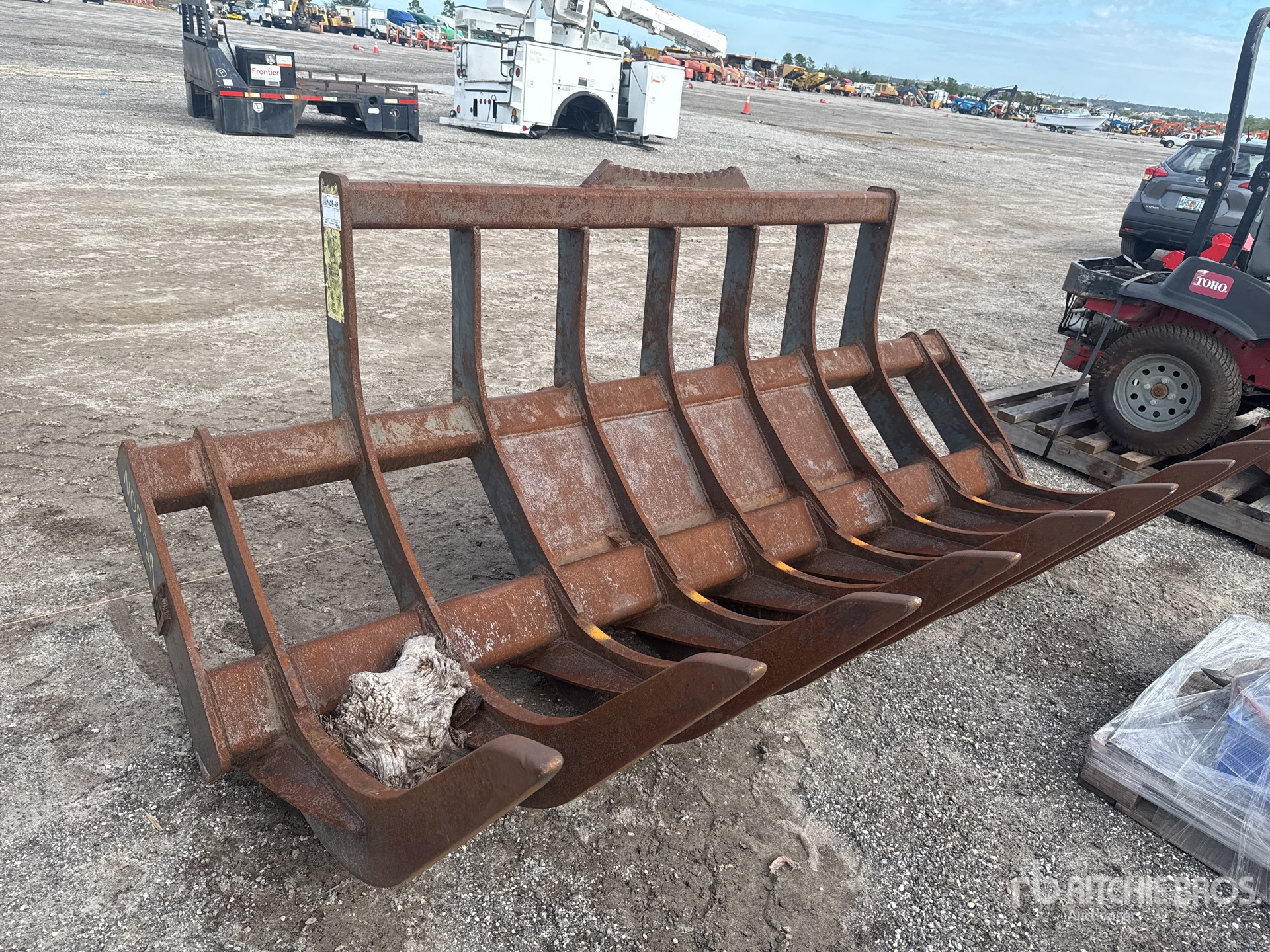 General Appearance with Picture, Right Front Corner