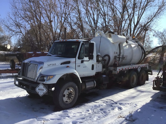 2007 Presvac System on 2007 International 7400 6x4 Vacuum Tanker Truck 2007 Presvac System on 2007 International 7400 6x4 Vacuum Tanker Truck