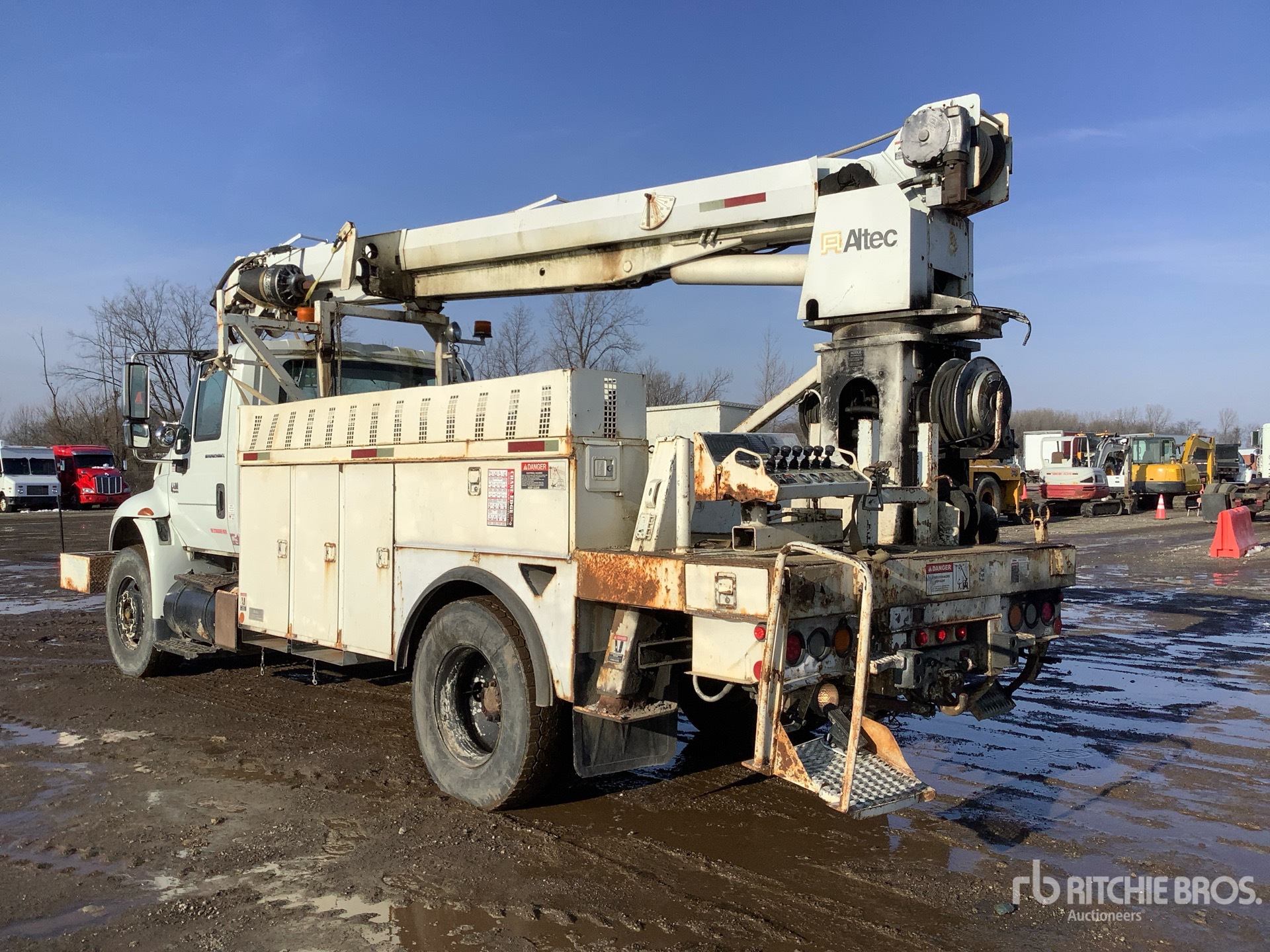 General Appearance with Foto, angolo posteriore sinistro