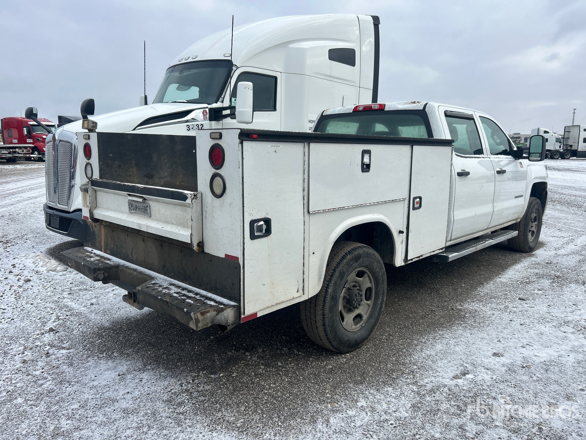 Aspect général with Image, coin arrière droit