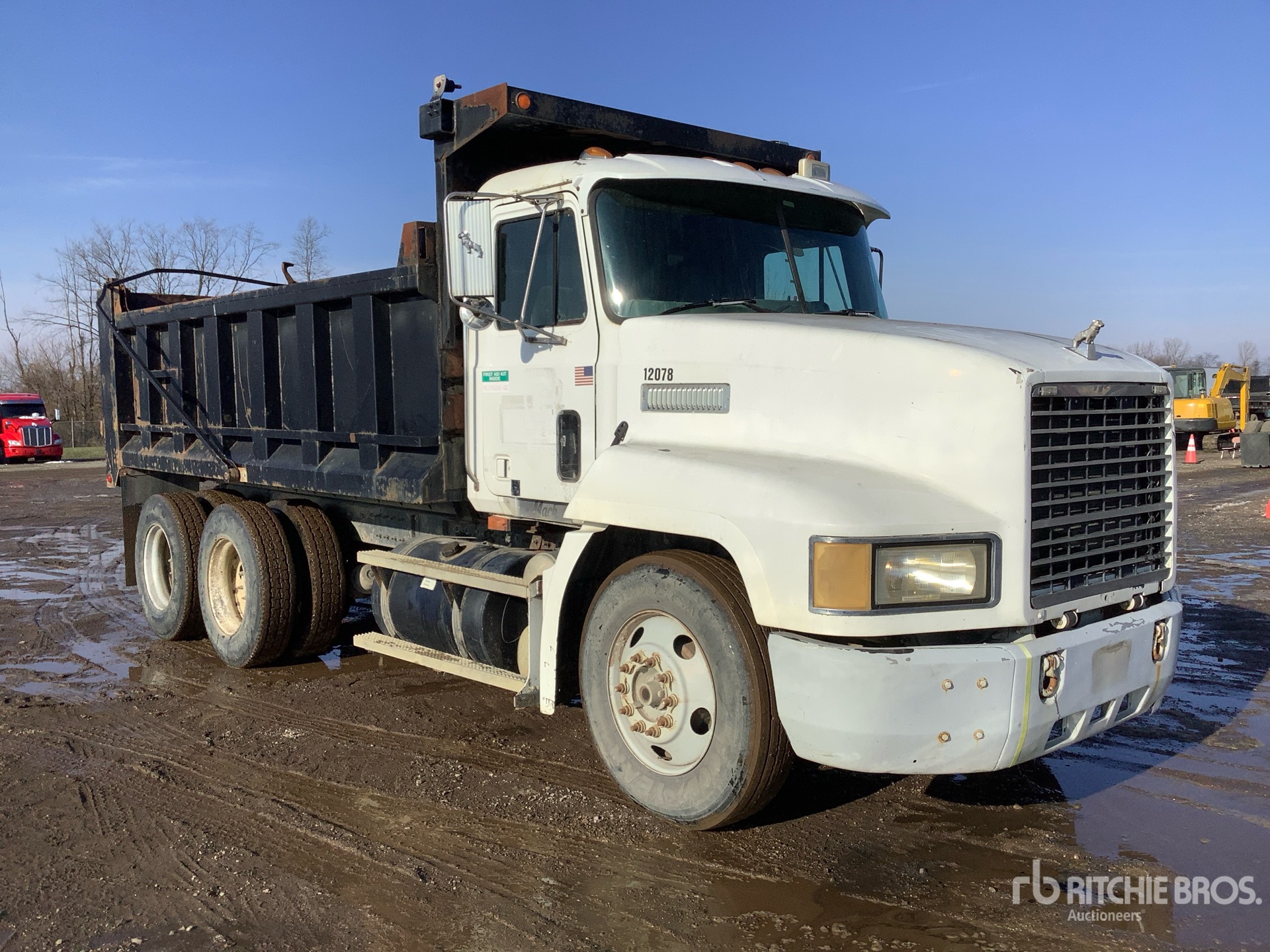 General Appearance with Bild, Ecke vorne rechts