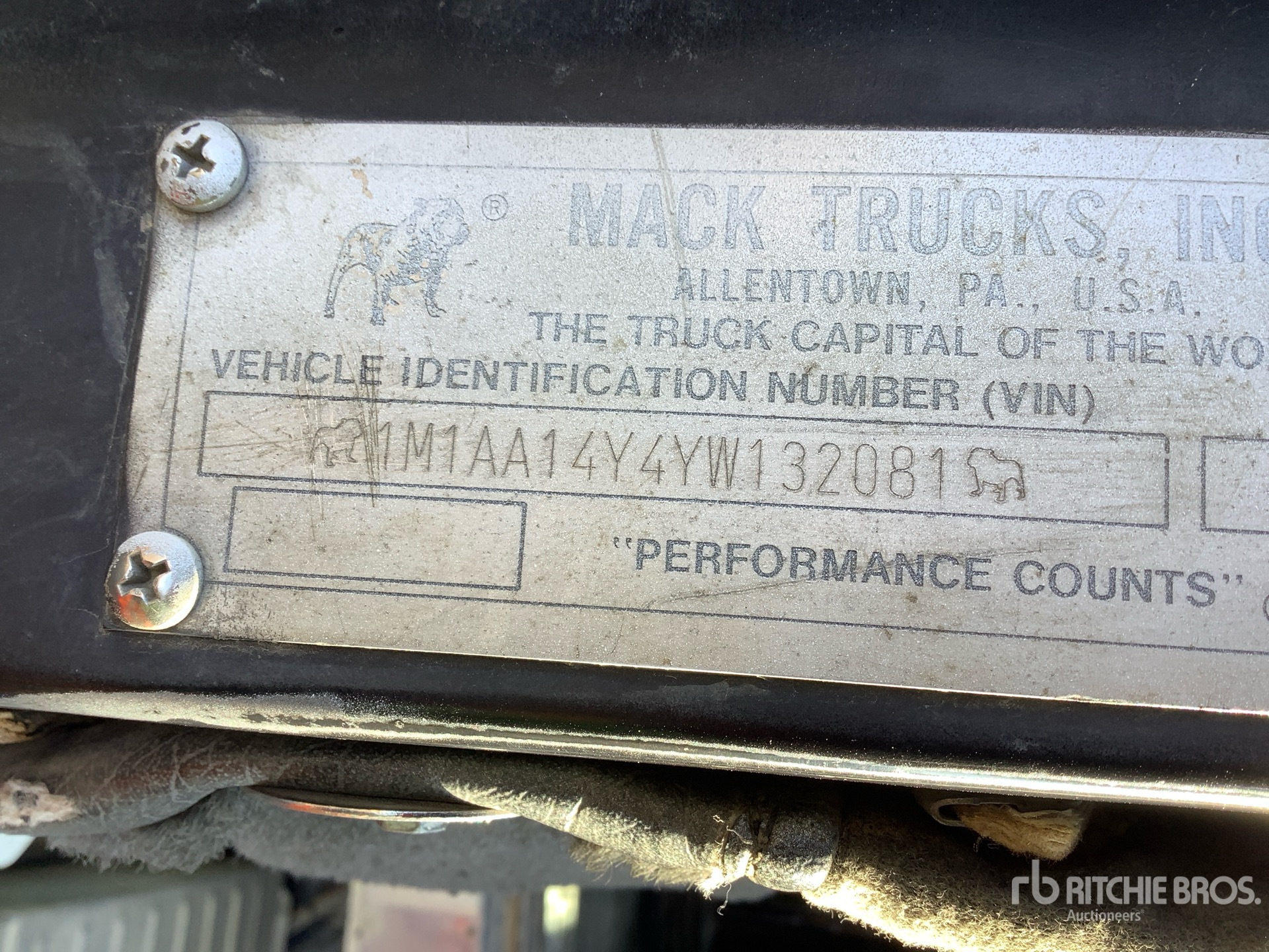 General Appearance with Seriennummer / FIN