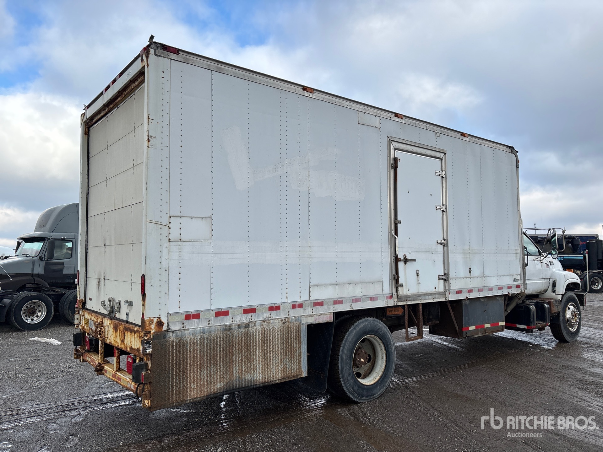 General Appearance with Picture, Right Rear Corner