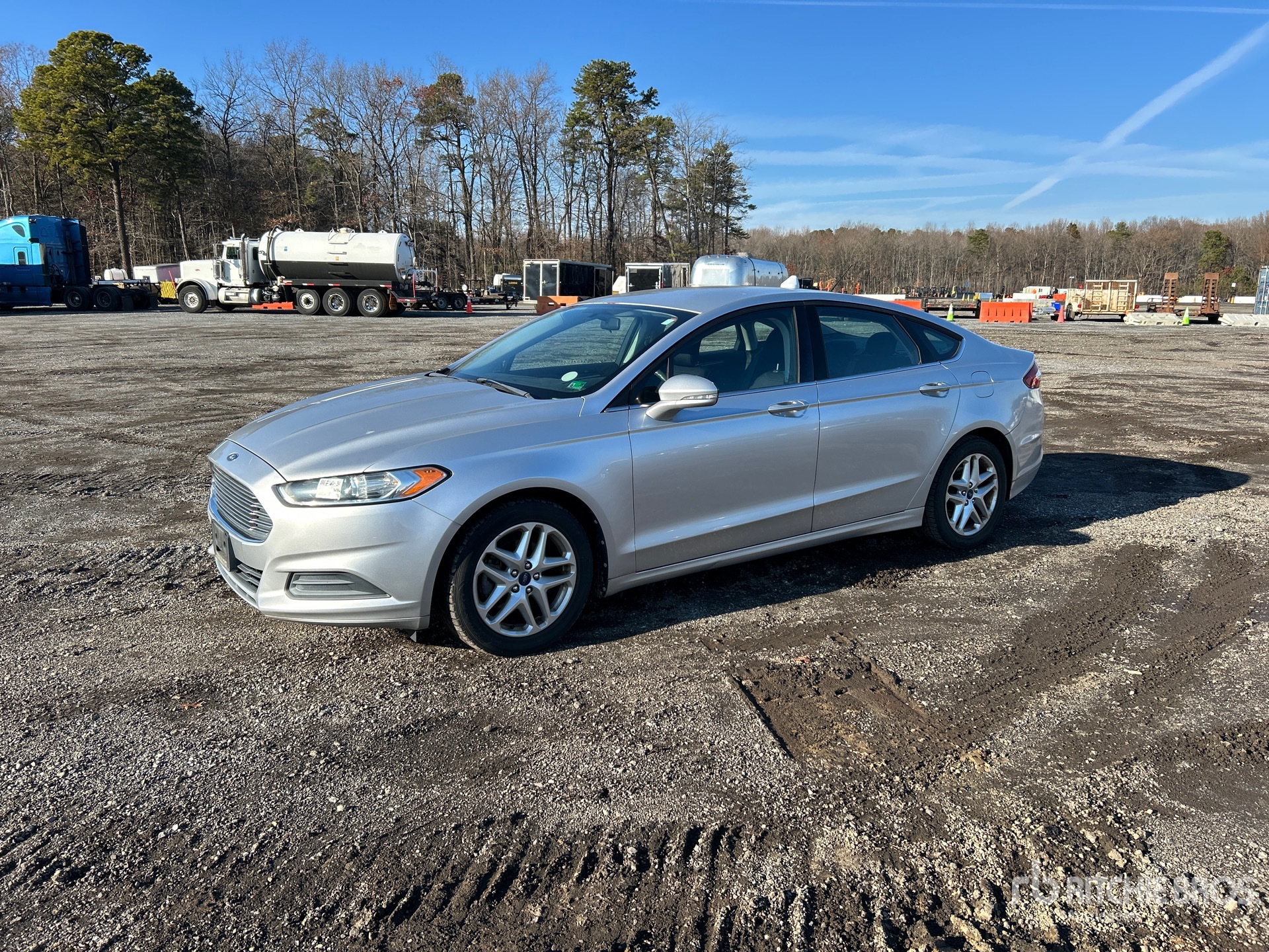 General Appearance with Foto, angolo anteriore sinistro