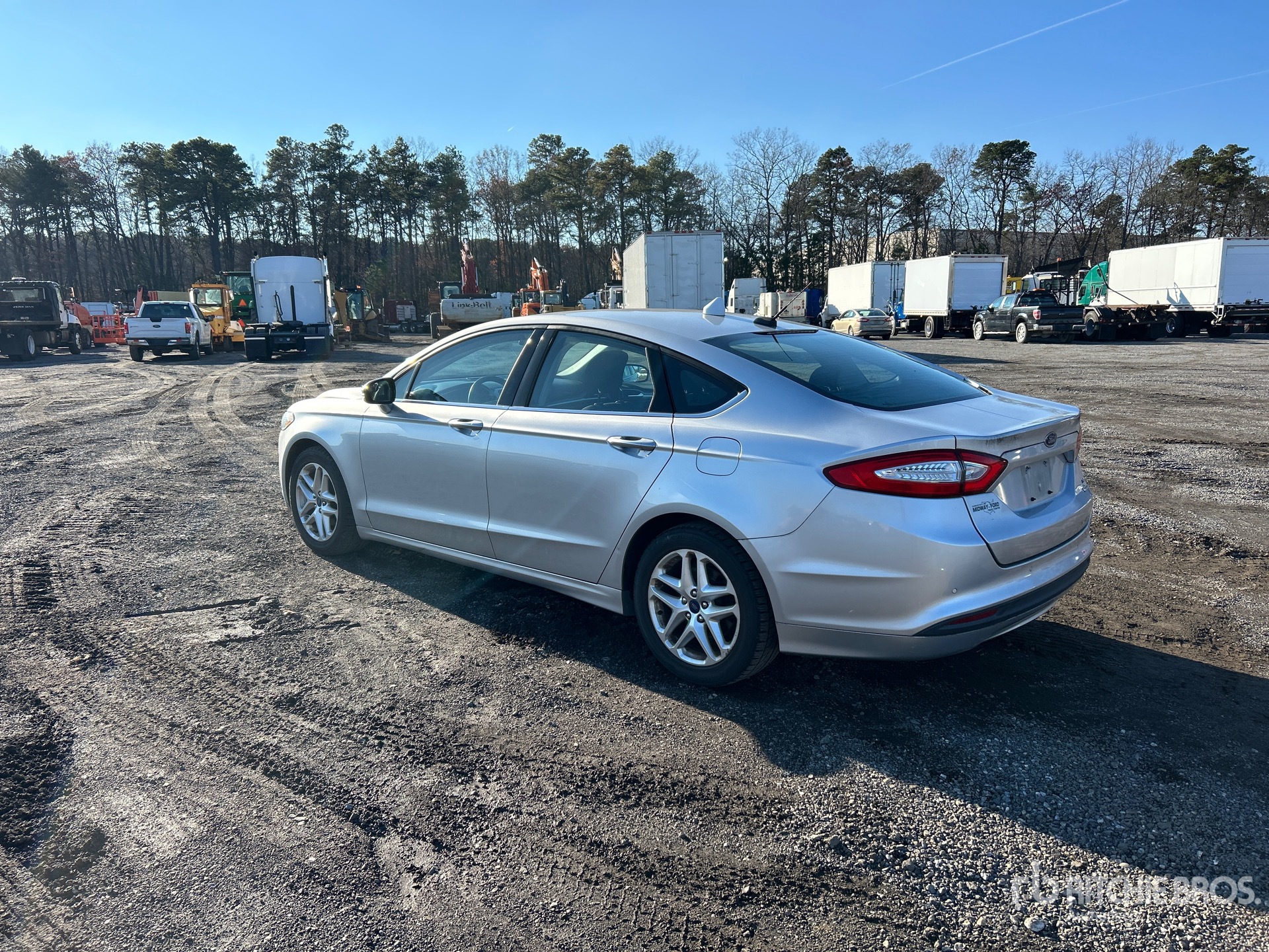 General Appearance with Foto, angolo posteriore sinistro