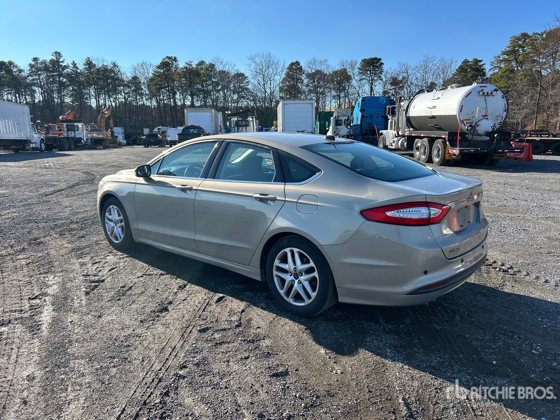 General Appearance with Foto, angolo posteriore sinistro