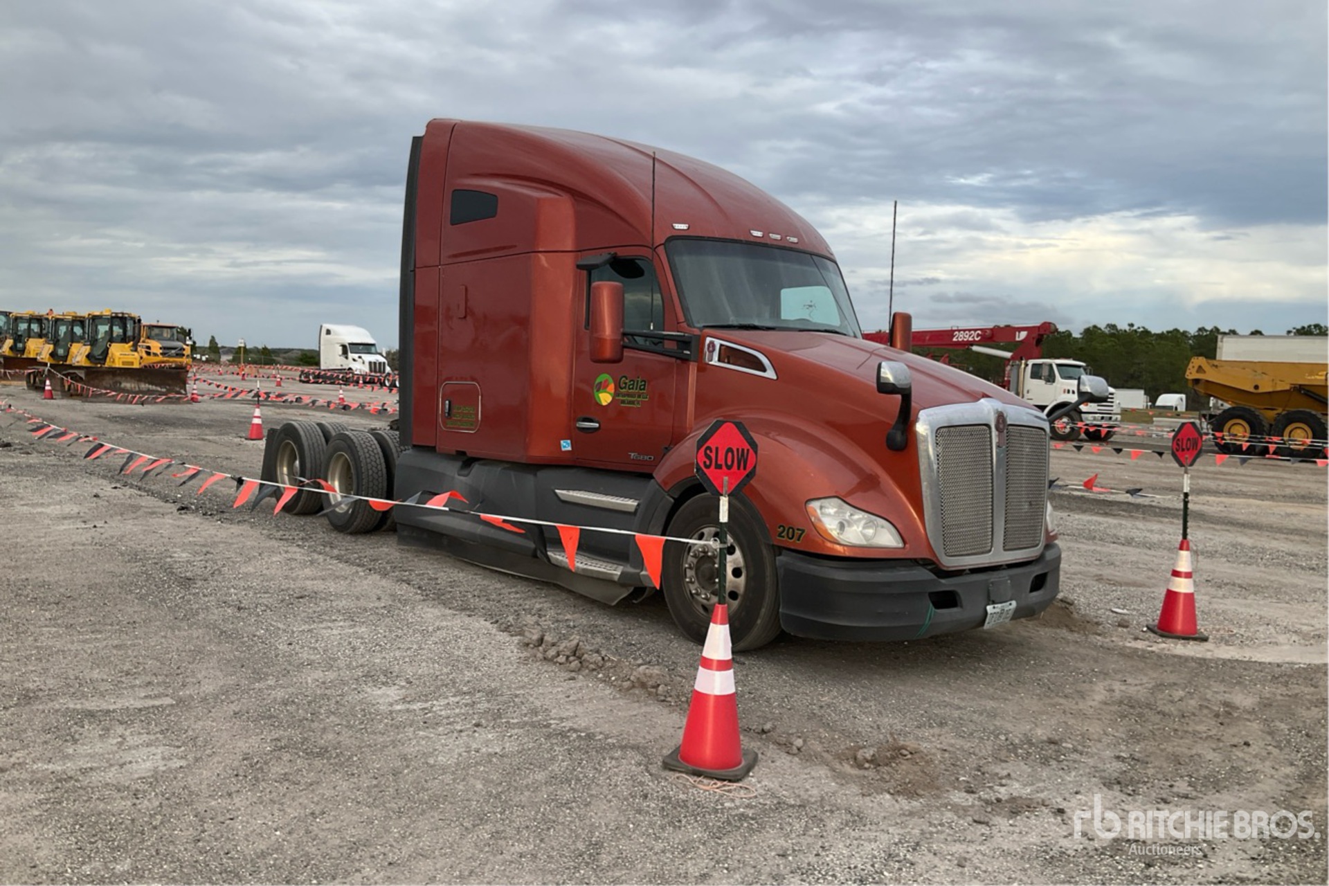 General Appearance with Picture, Right Front Corner